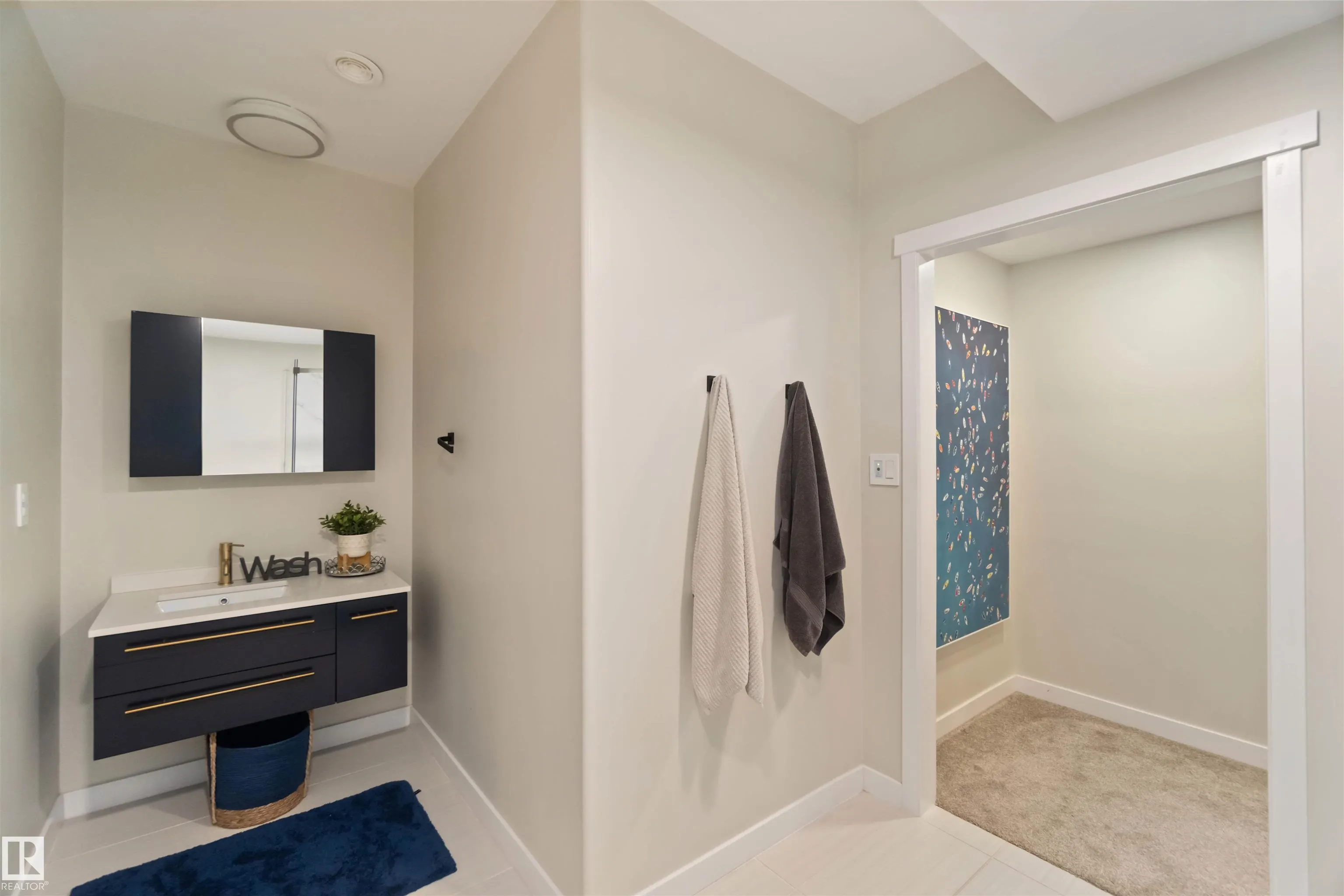 1748 WESTERRA Loop