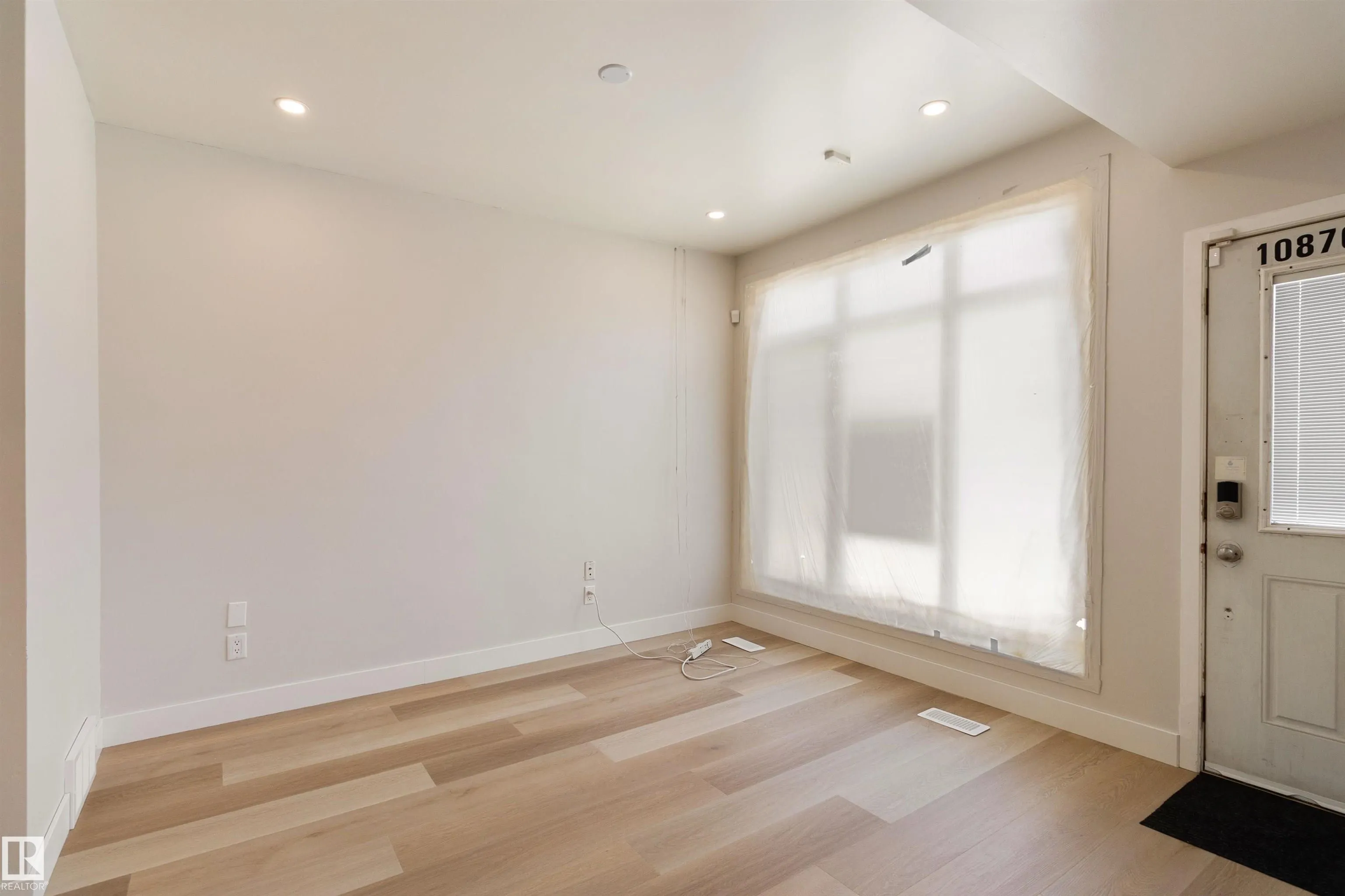 10870 96 Street