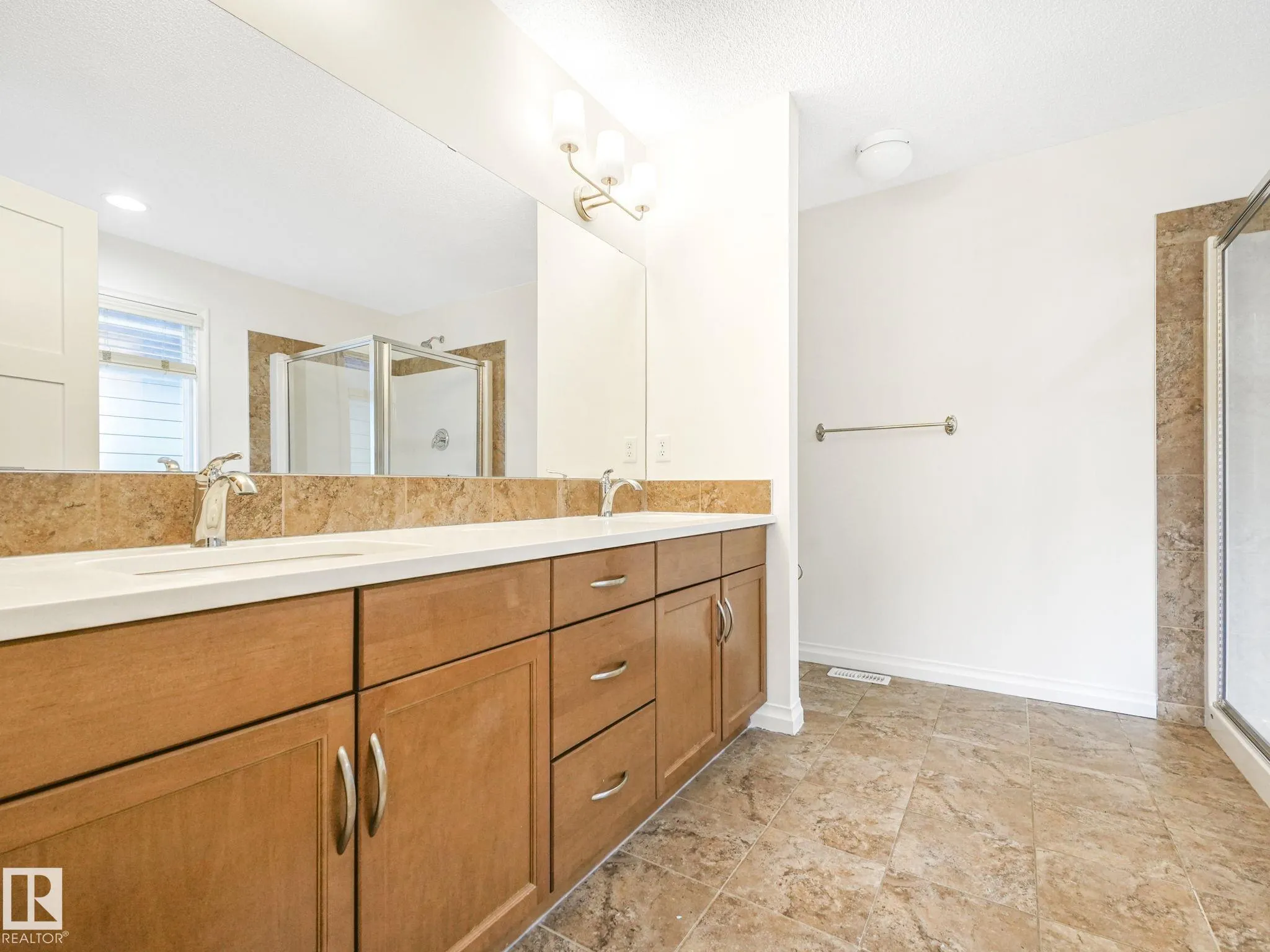 1214 AINSLIE Way