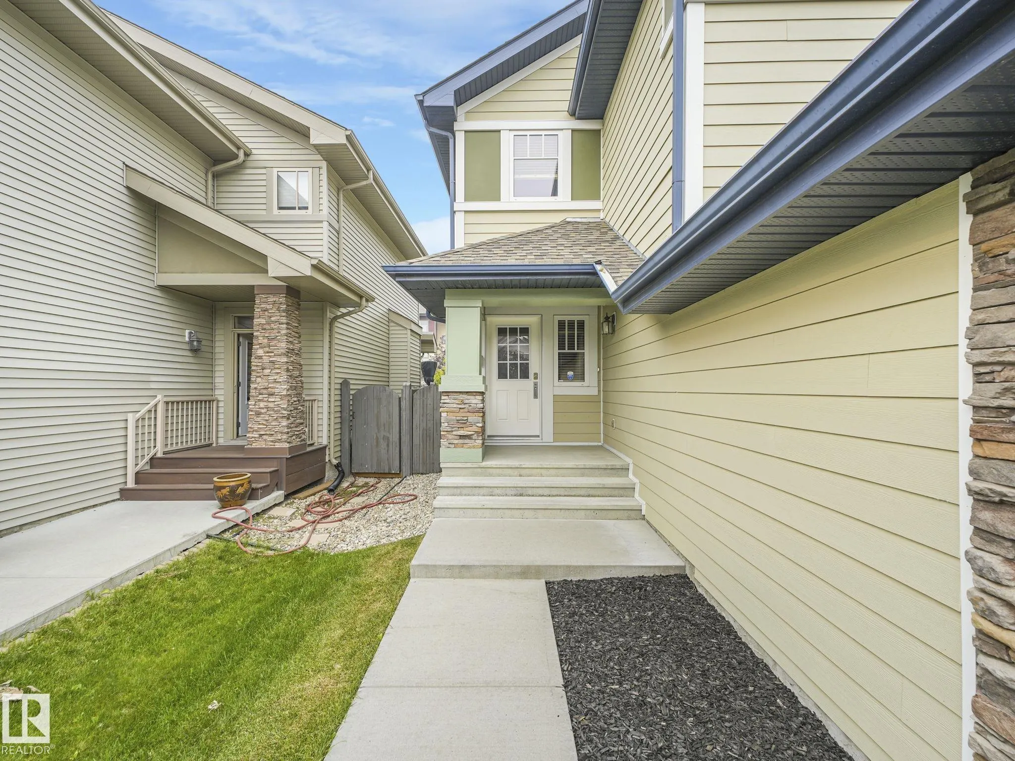 1214 AINSLIE Way