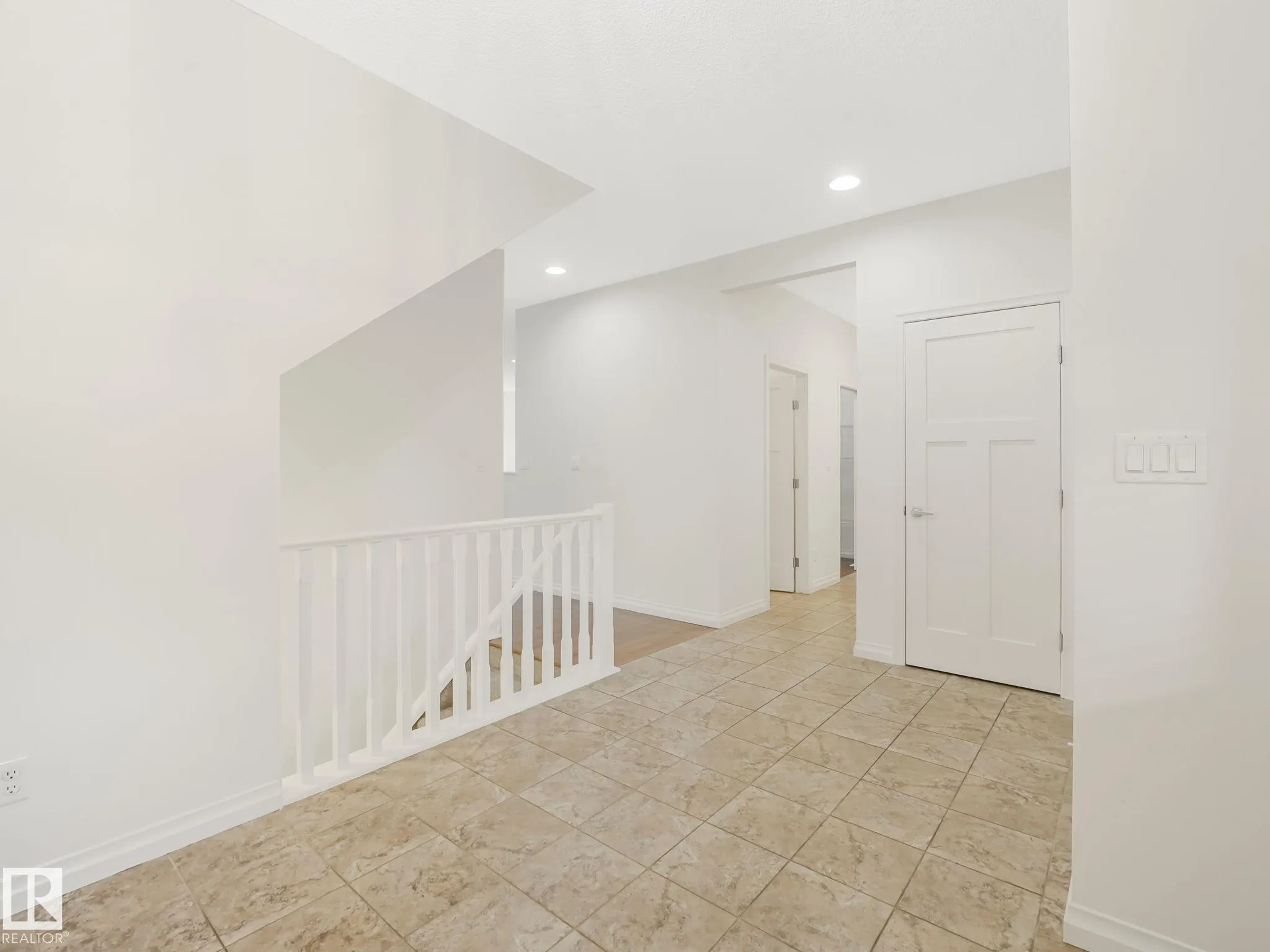 1214 AINSLIE Way