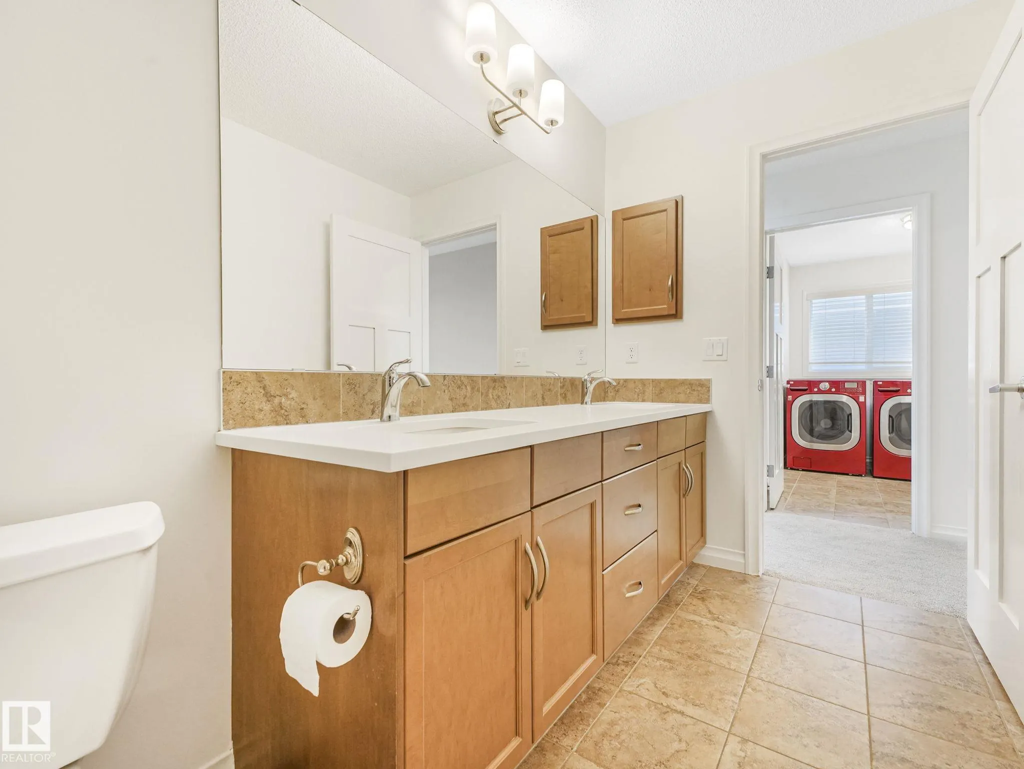 1214 AINSLIE Way