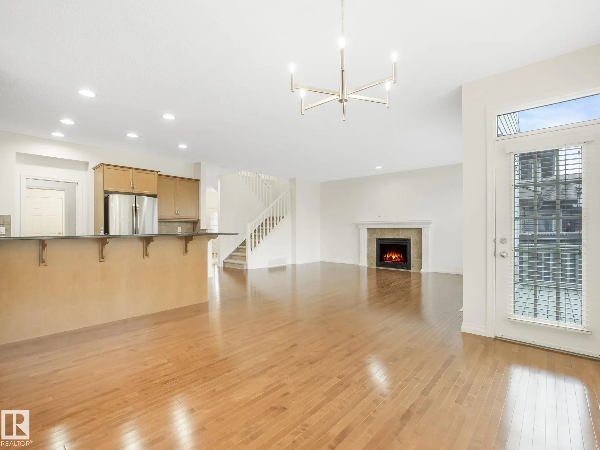 1214 AINSLIE Way