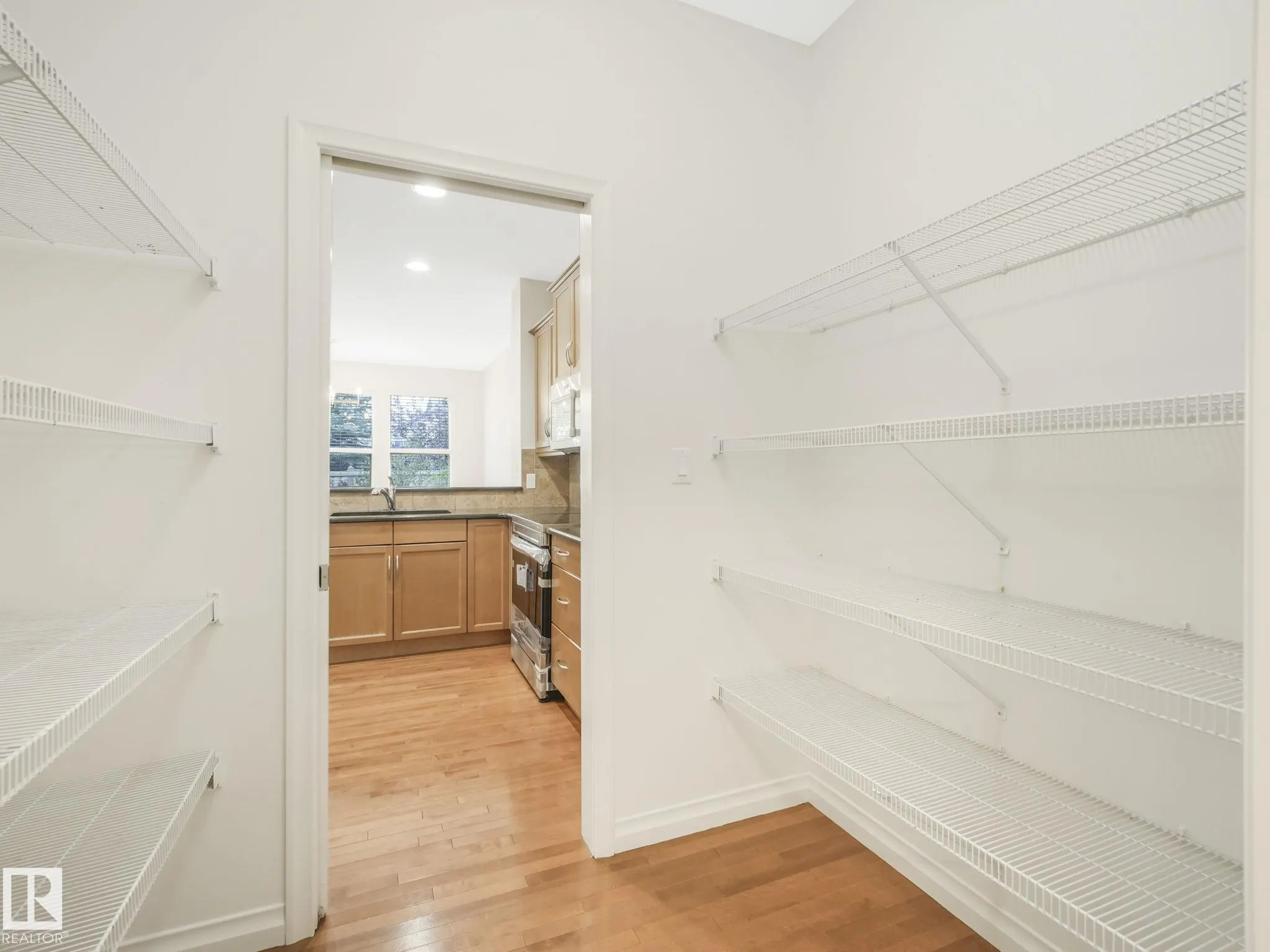 1214 AINSLIE Way