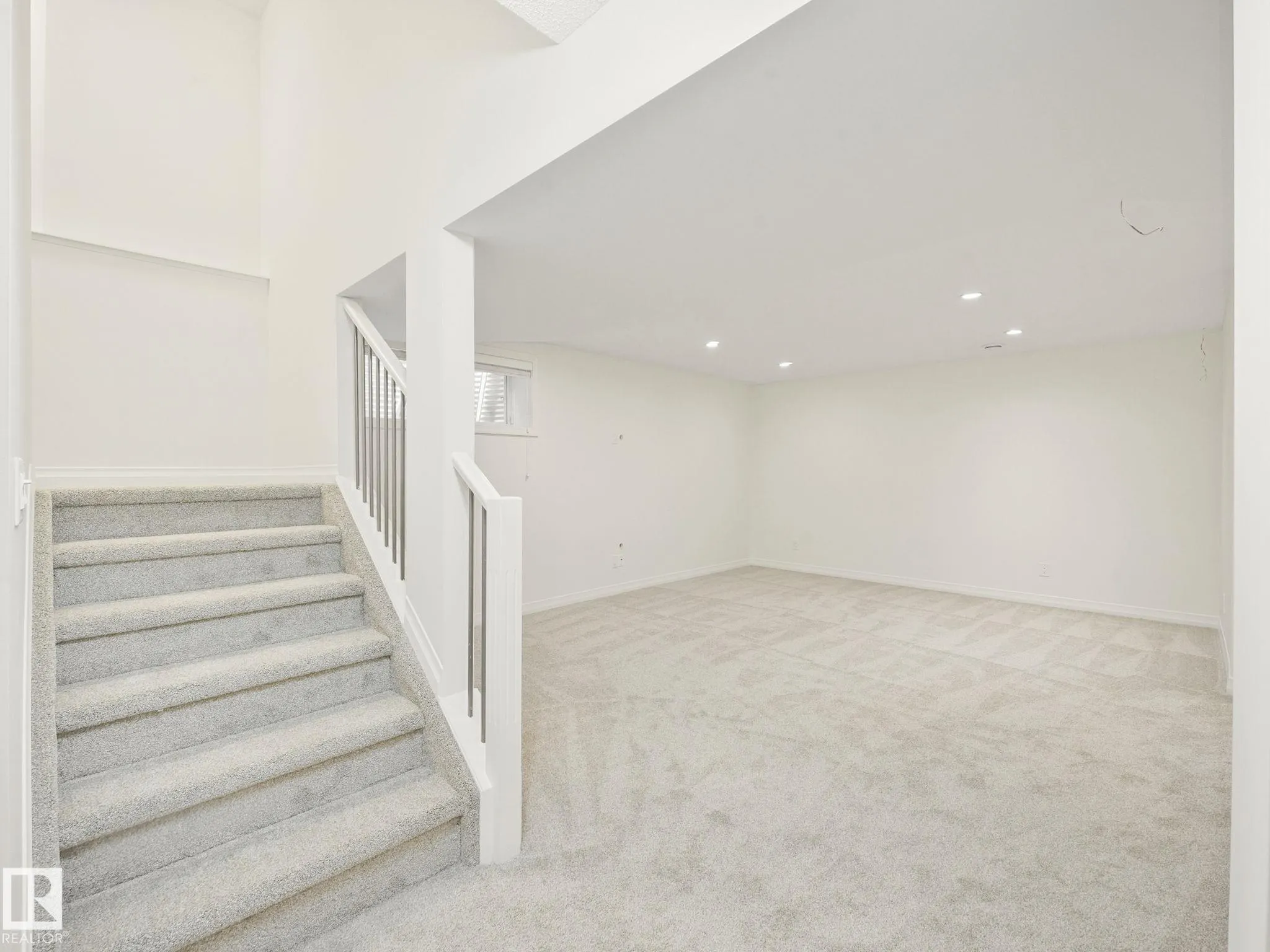 1214 AINSLIE Way