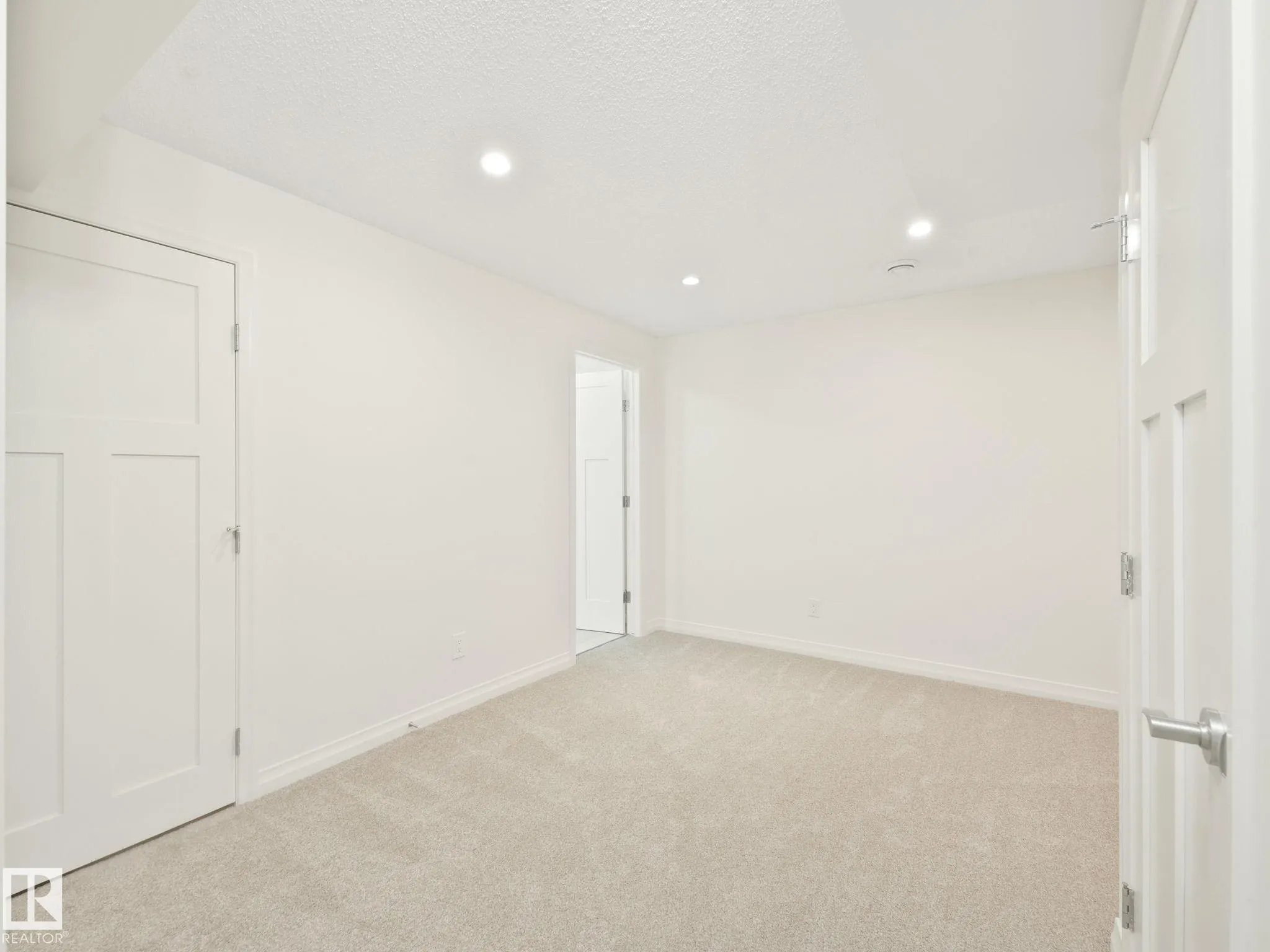1214 AINSLIE Way