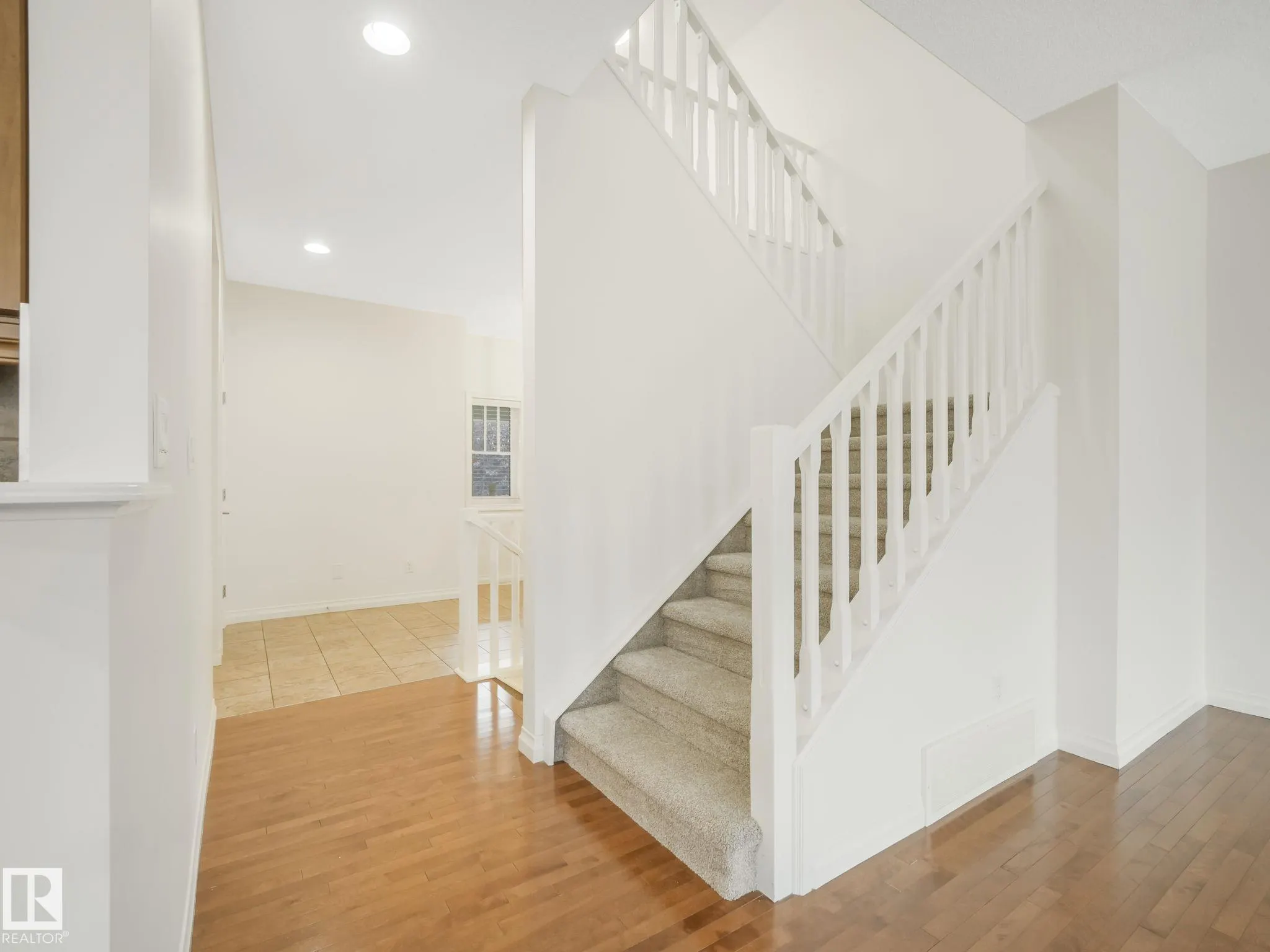 1214 AINSLIE Way