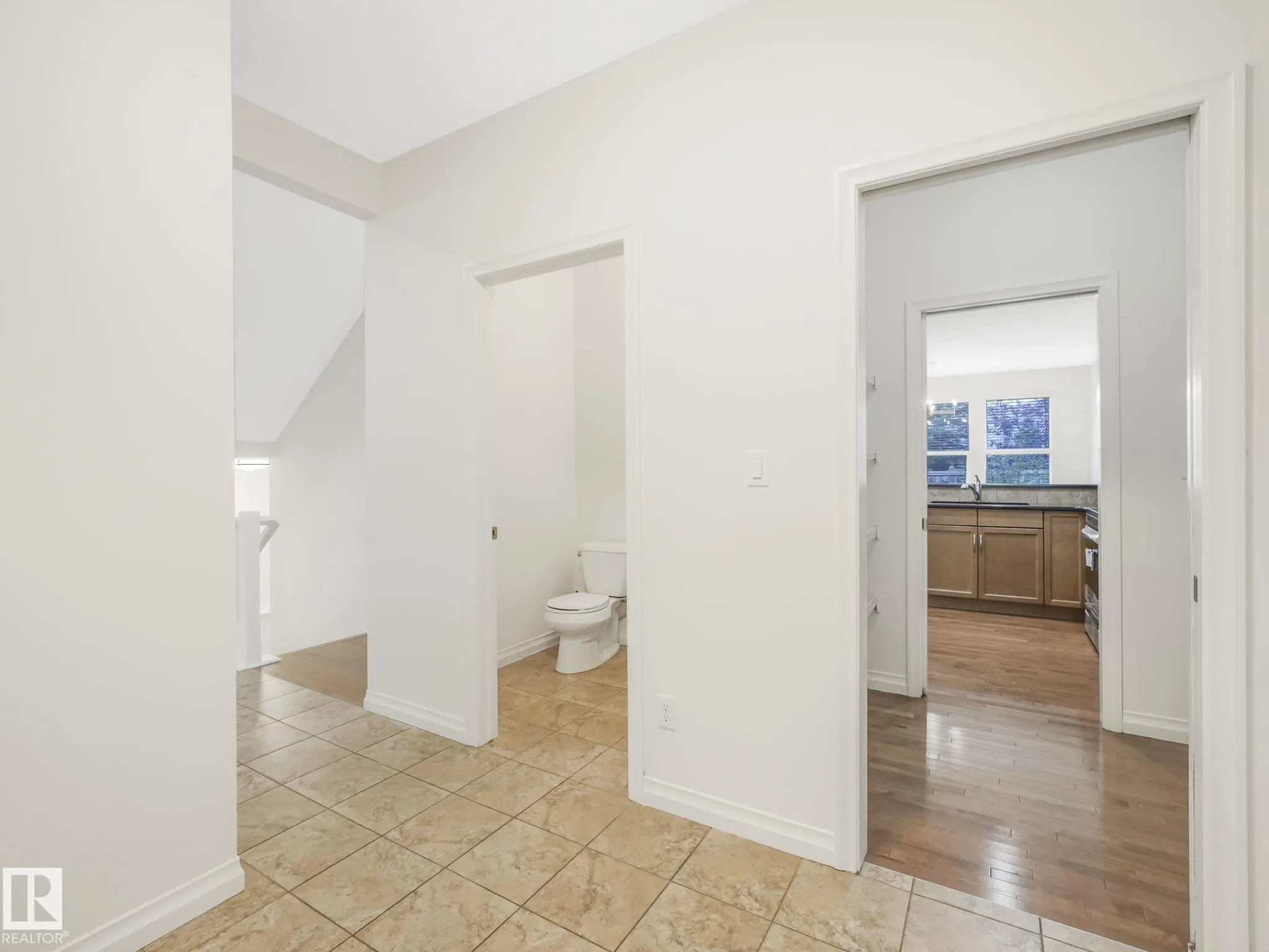 1214 AINSLIE Way