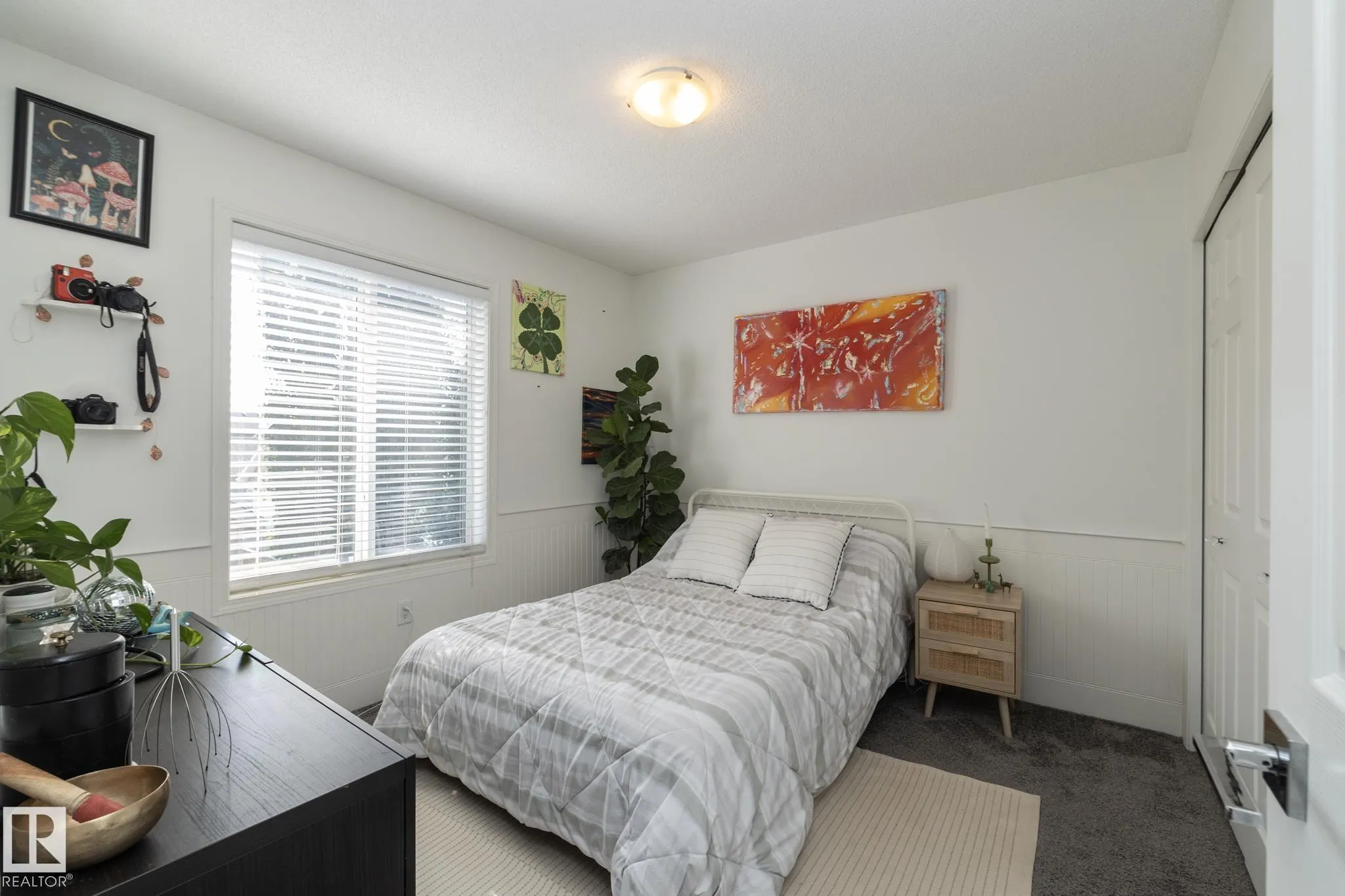 7409 22 AVE