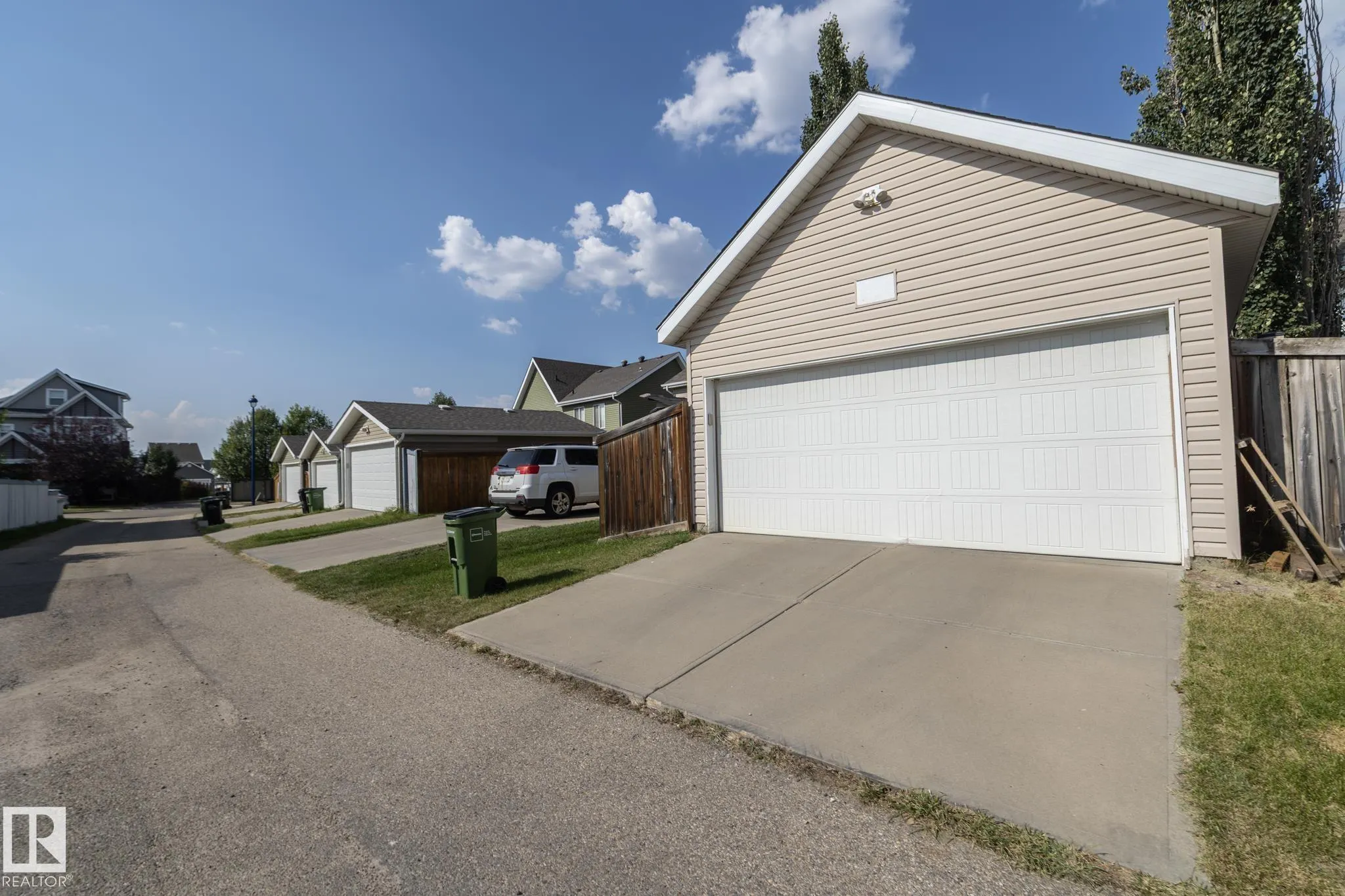 7409 22 AVE