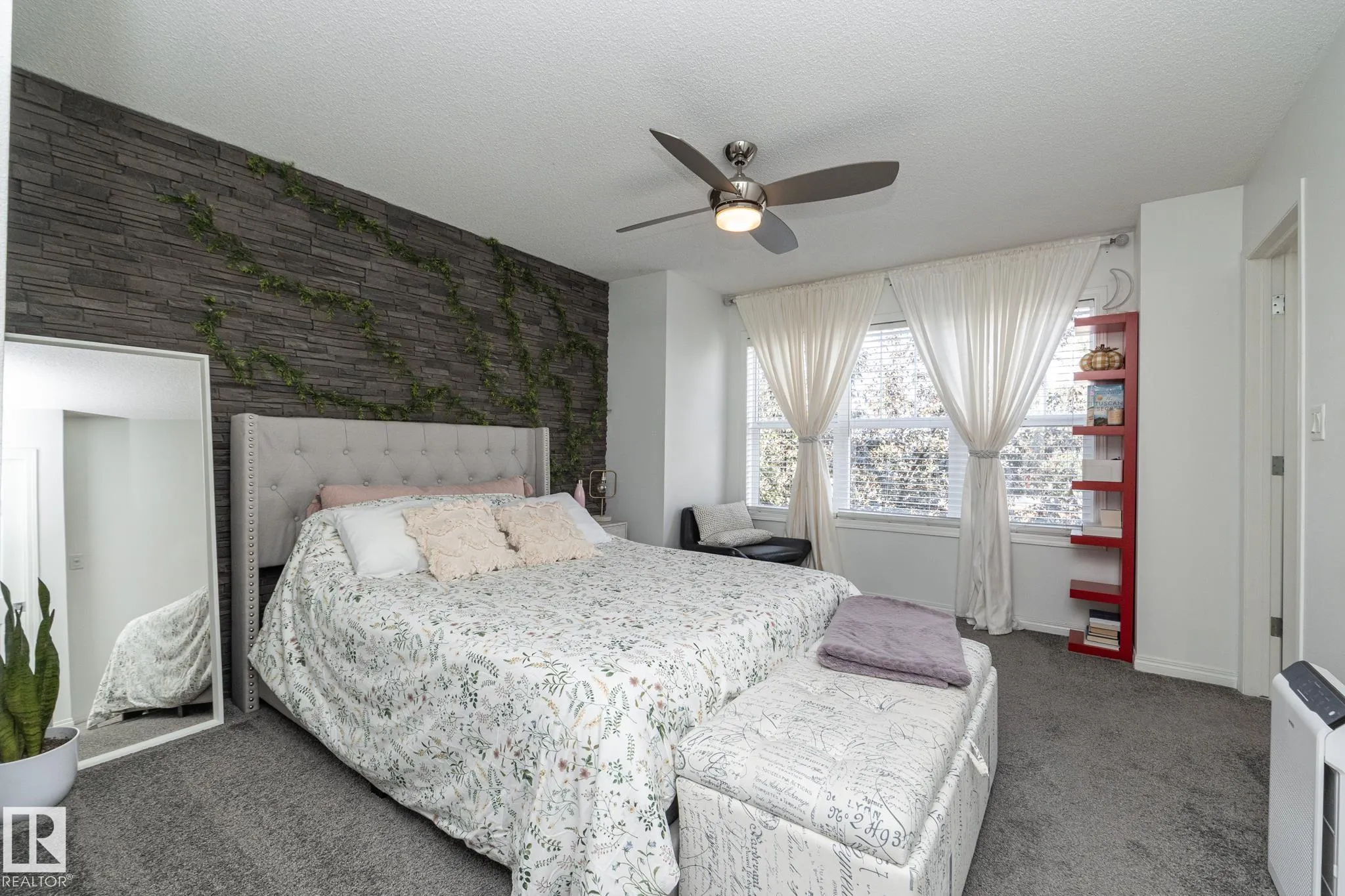 7409 22 AVE