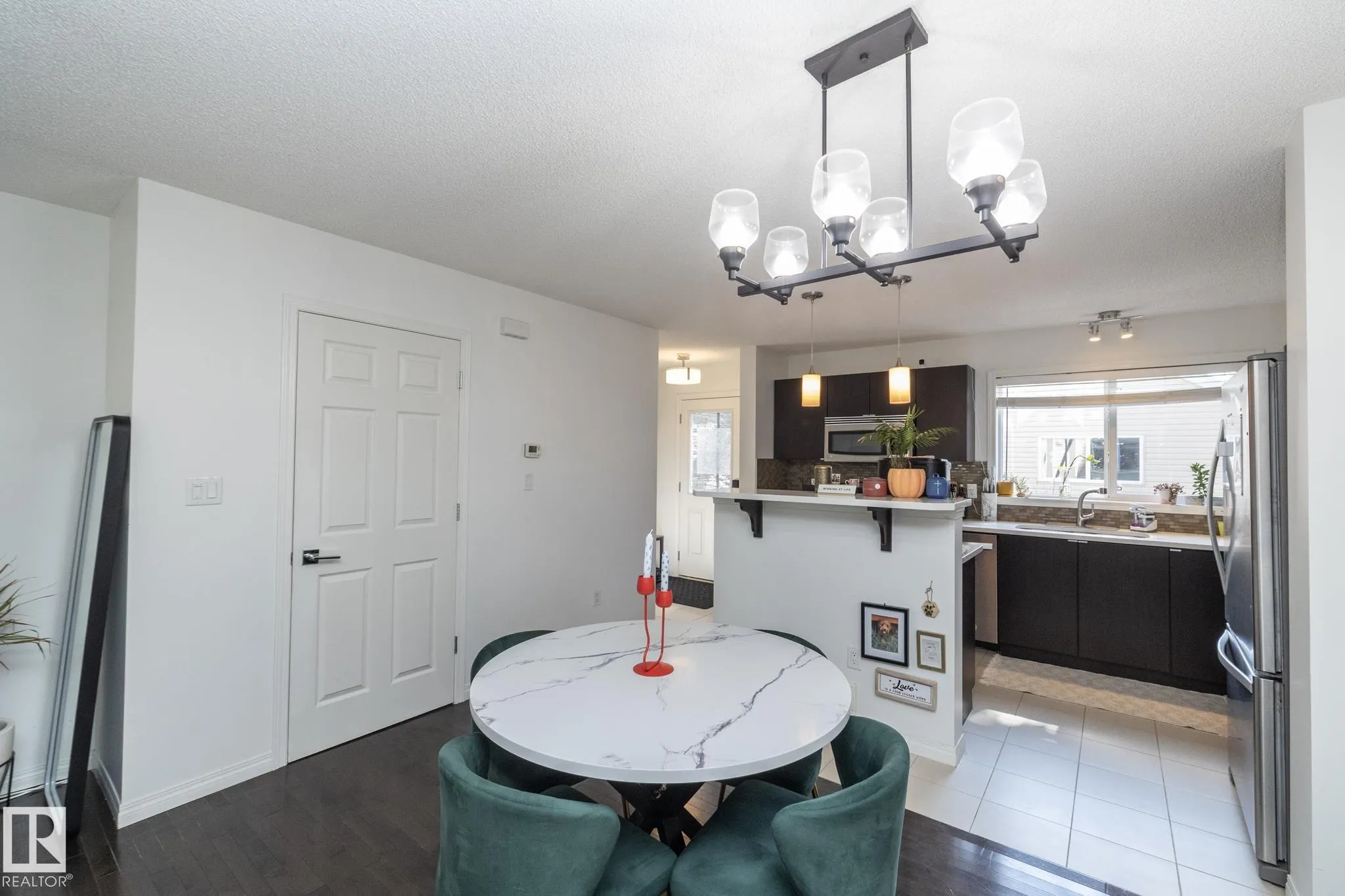 7409 22 AVE