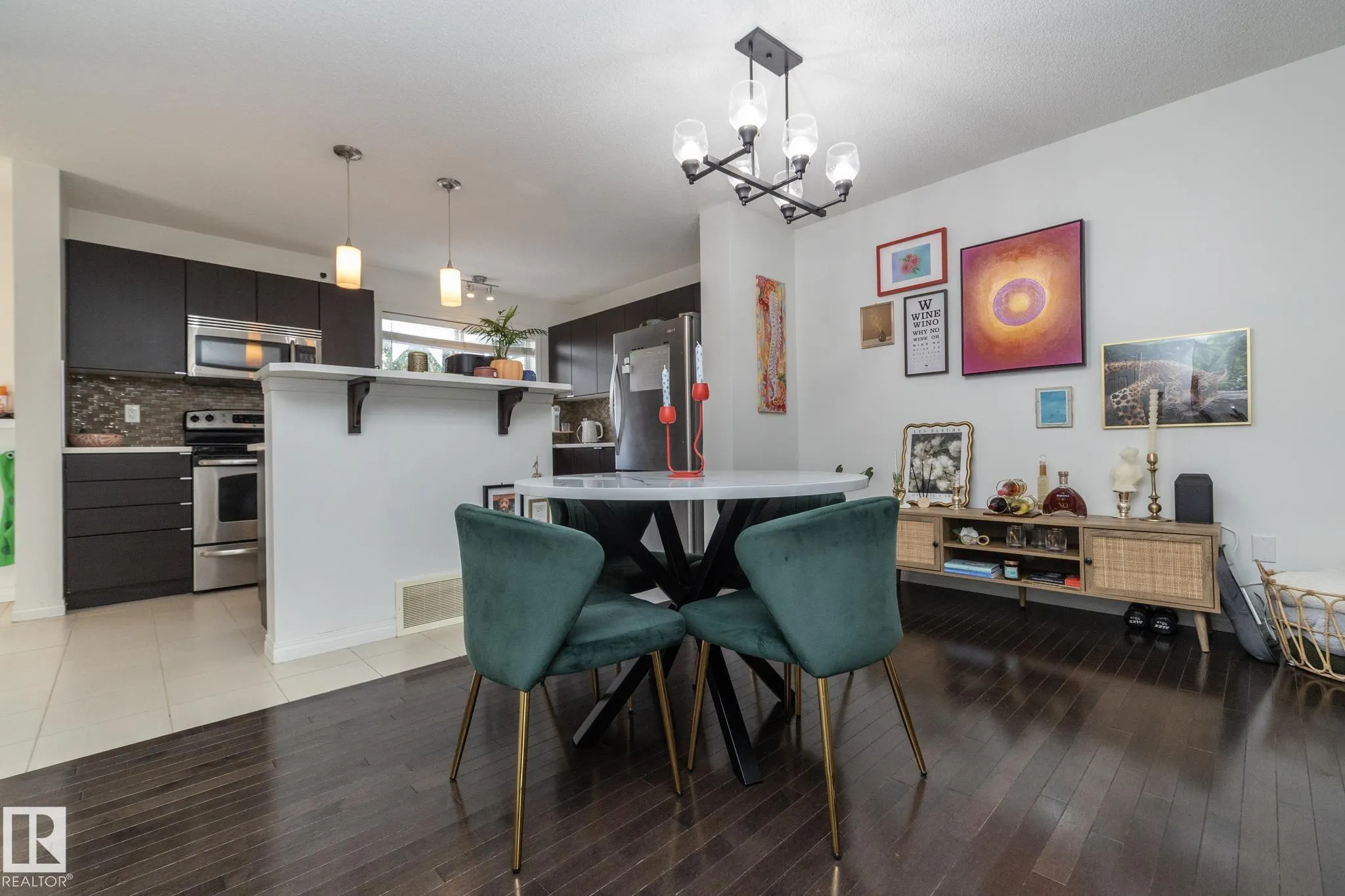 7409 22 AVE