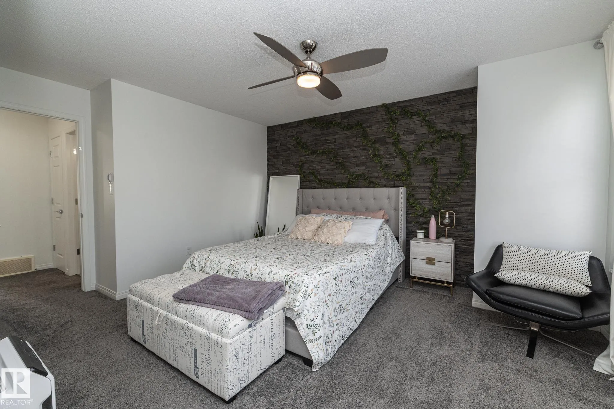 7409 22 AVE