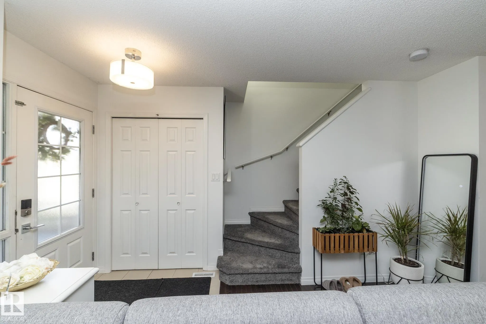 7409 22 AVE