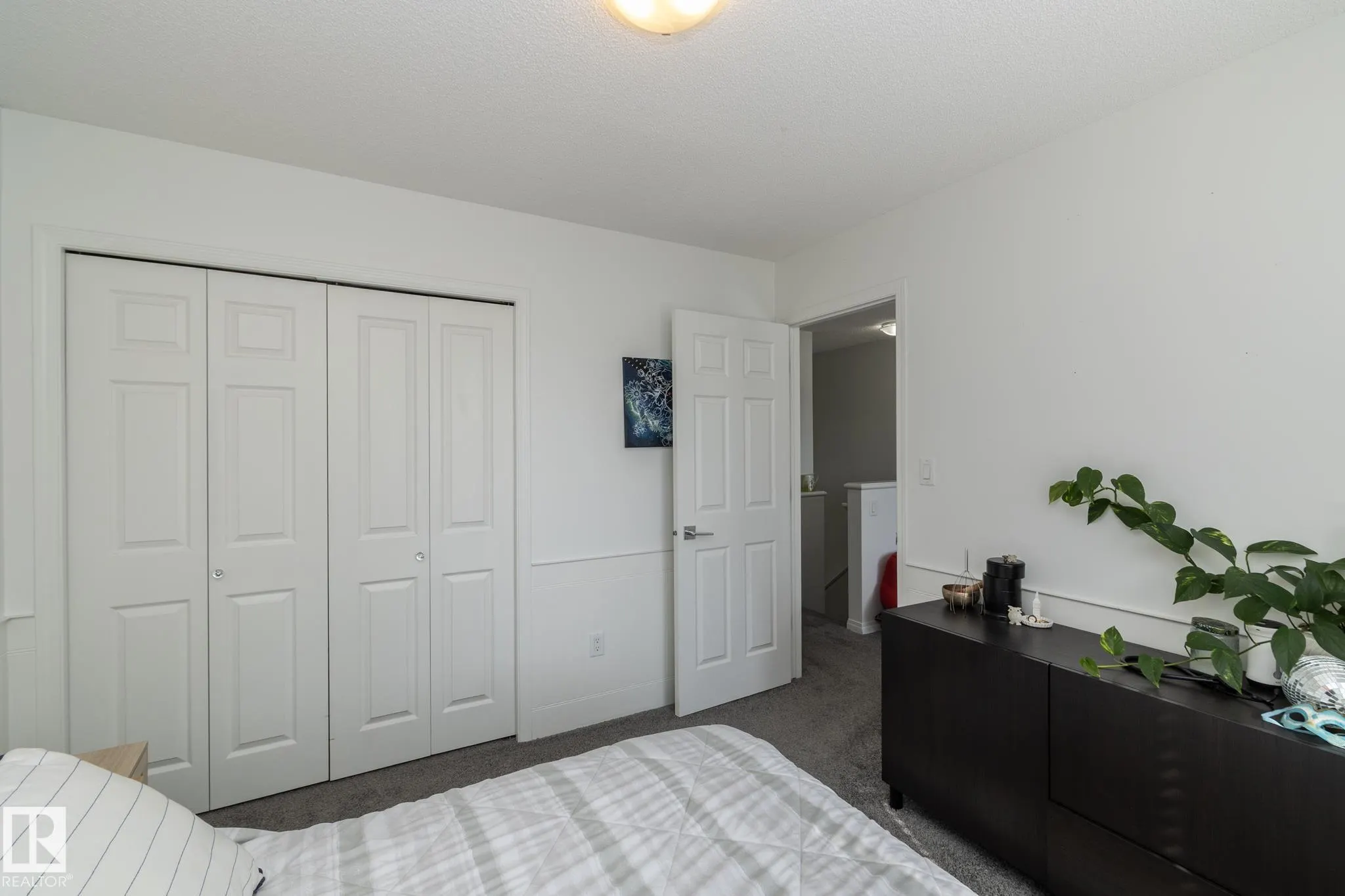 7409 22 AVE