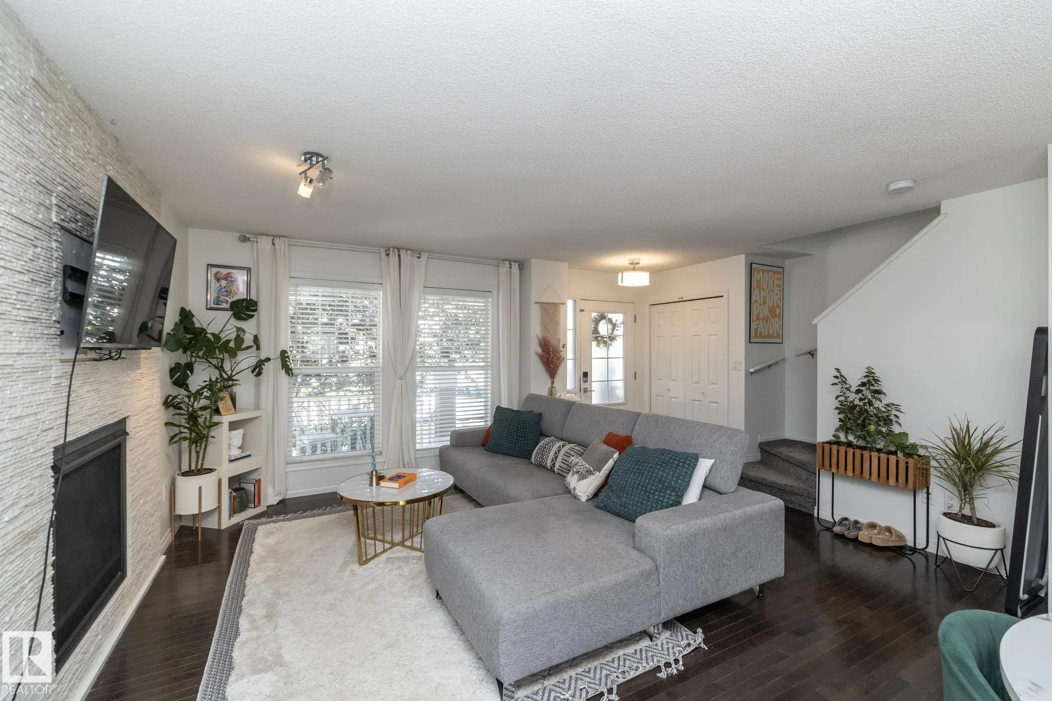 7409 22 AVE