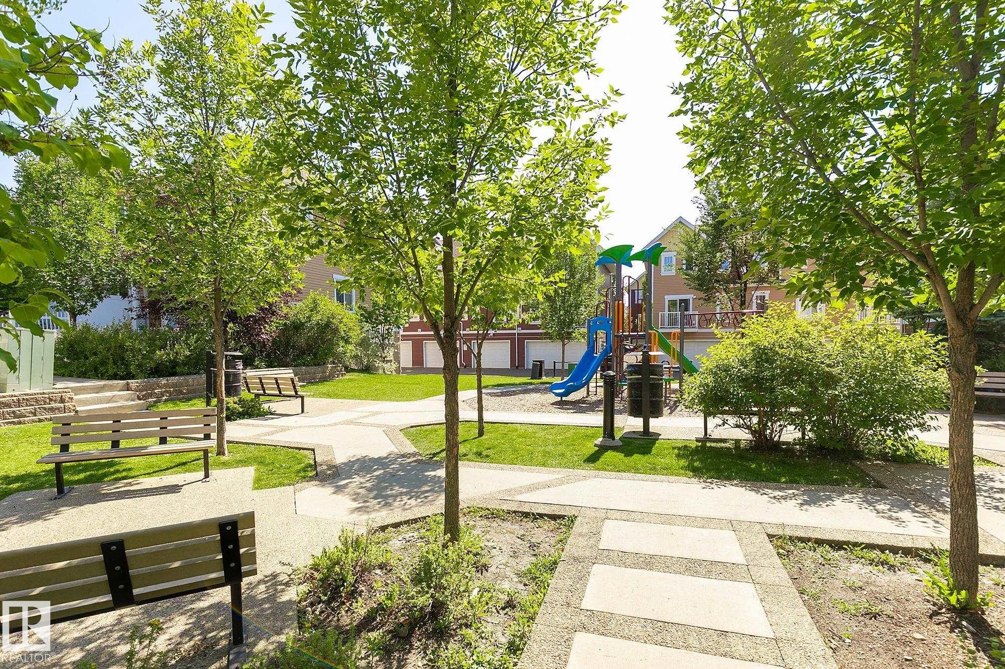 1623 TOWNE CENTRE Boulevard