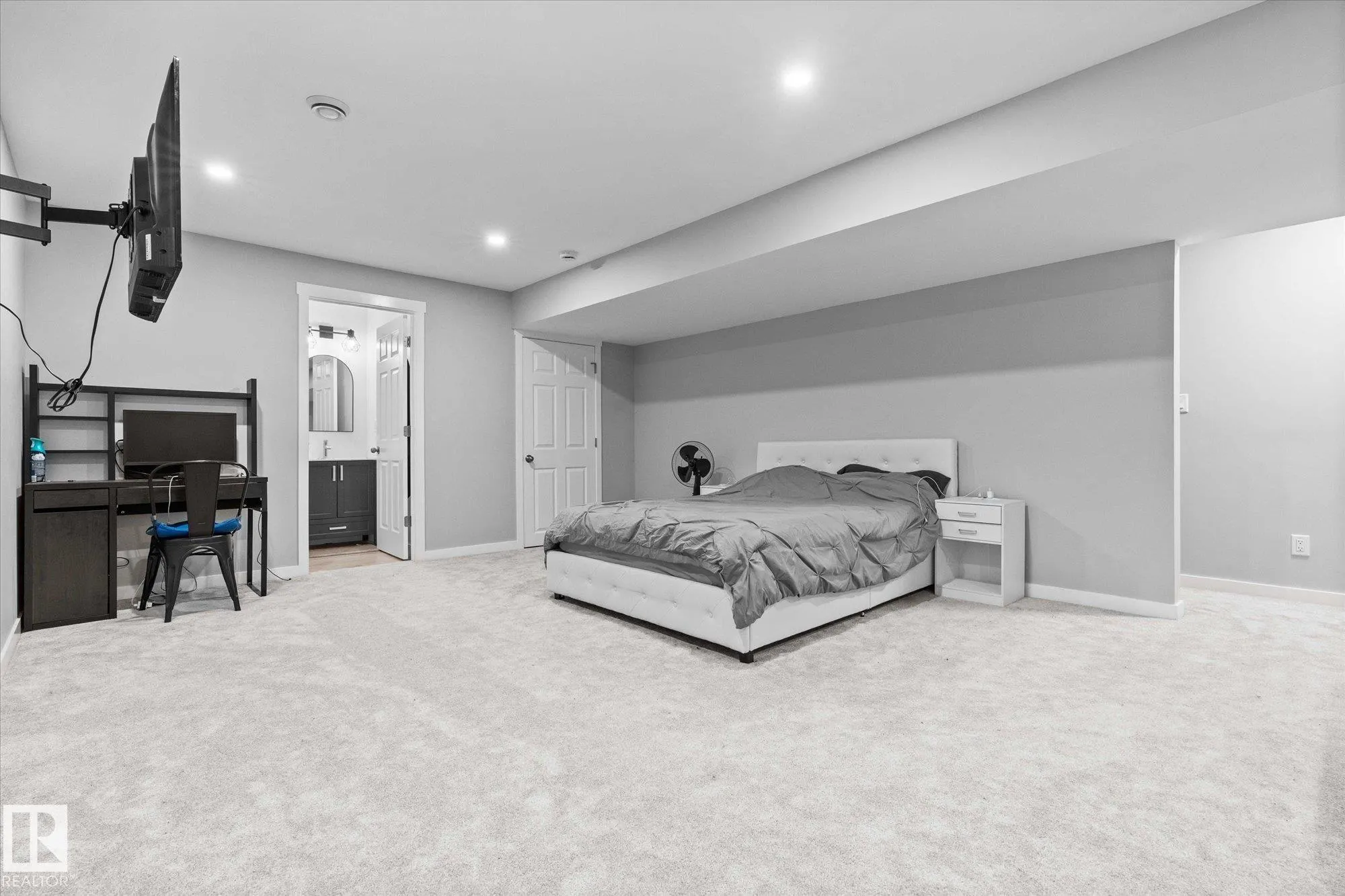 1641 Chapman Way