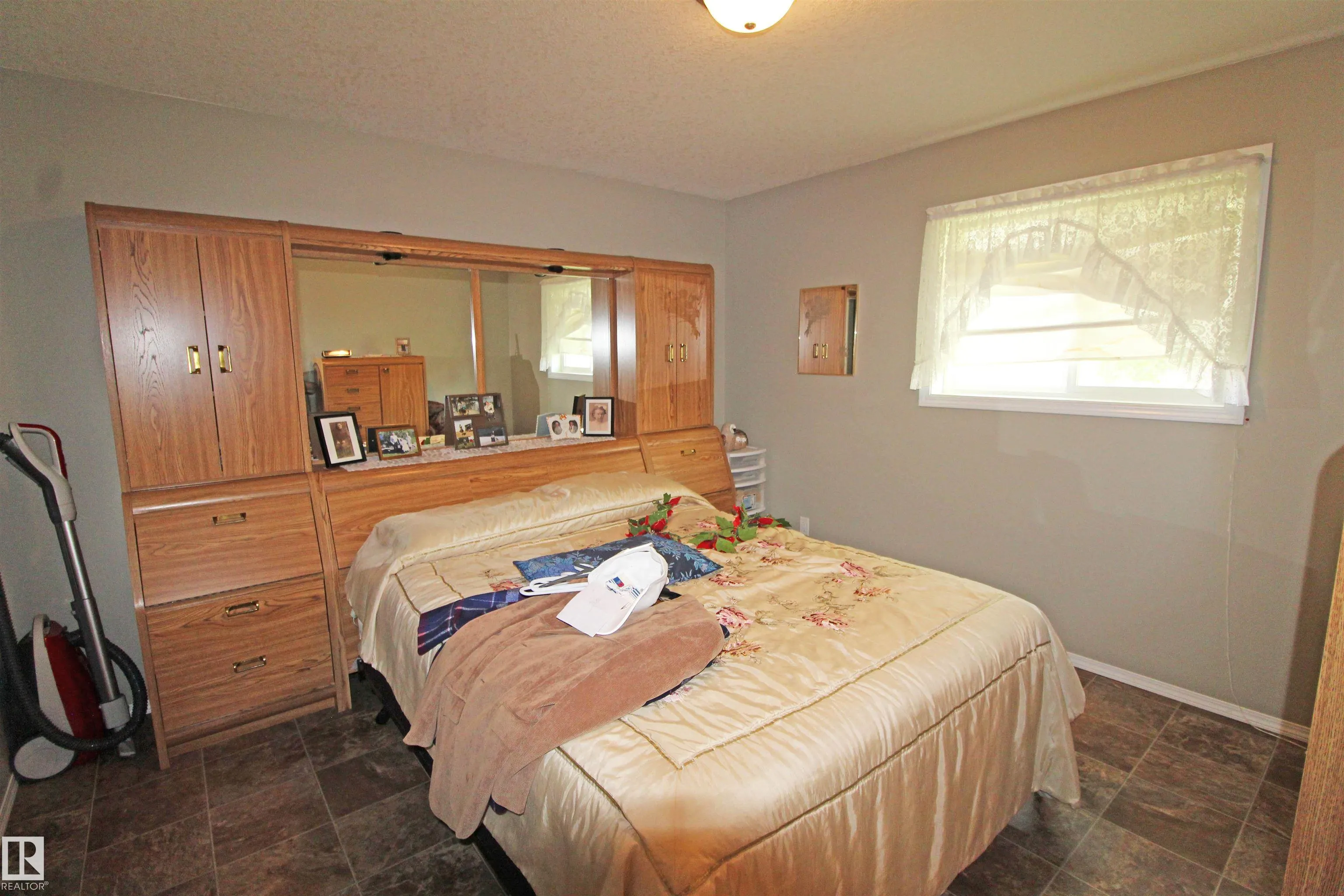 7001 Northview Drive