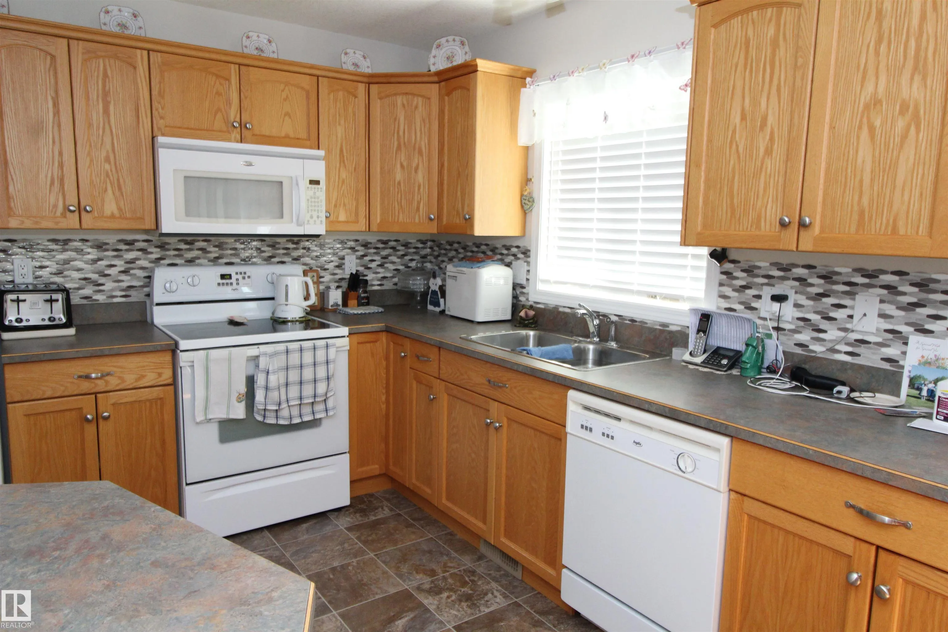 7001 Northview Drive