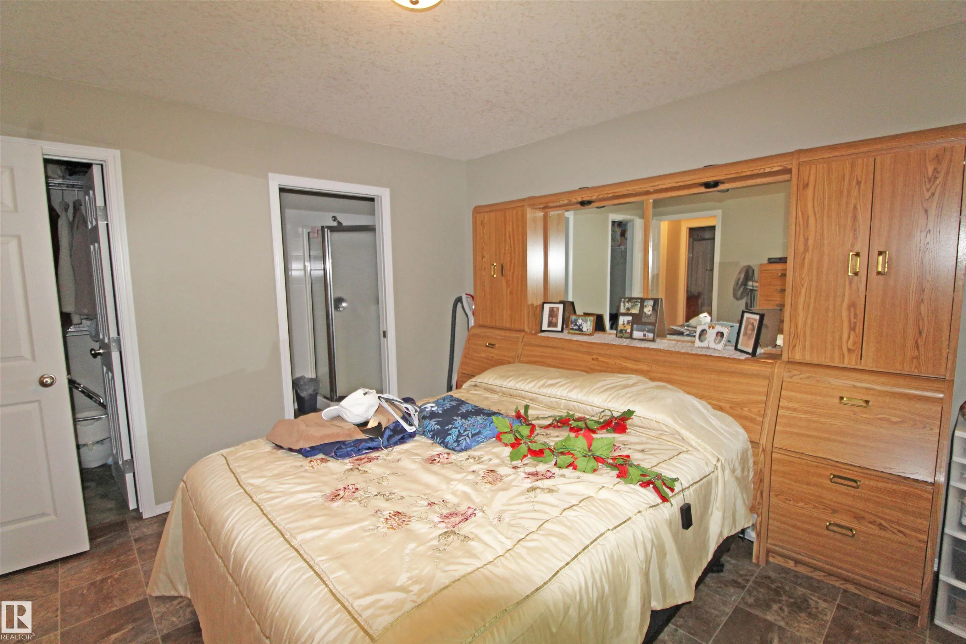 7001 Northview Drive