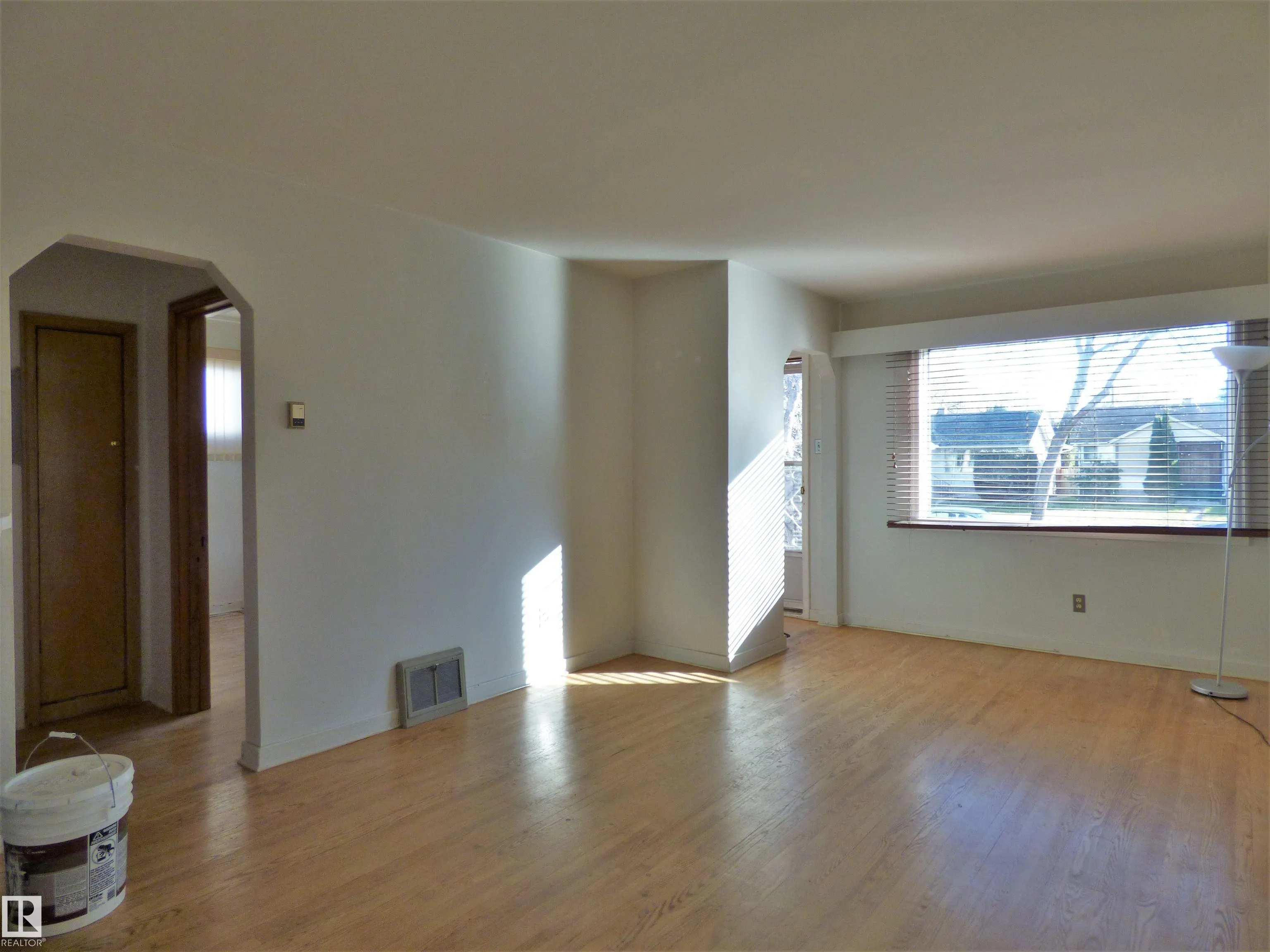 11206 104 Street