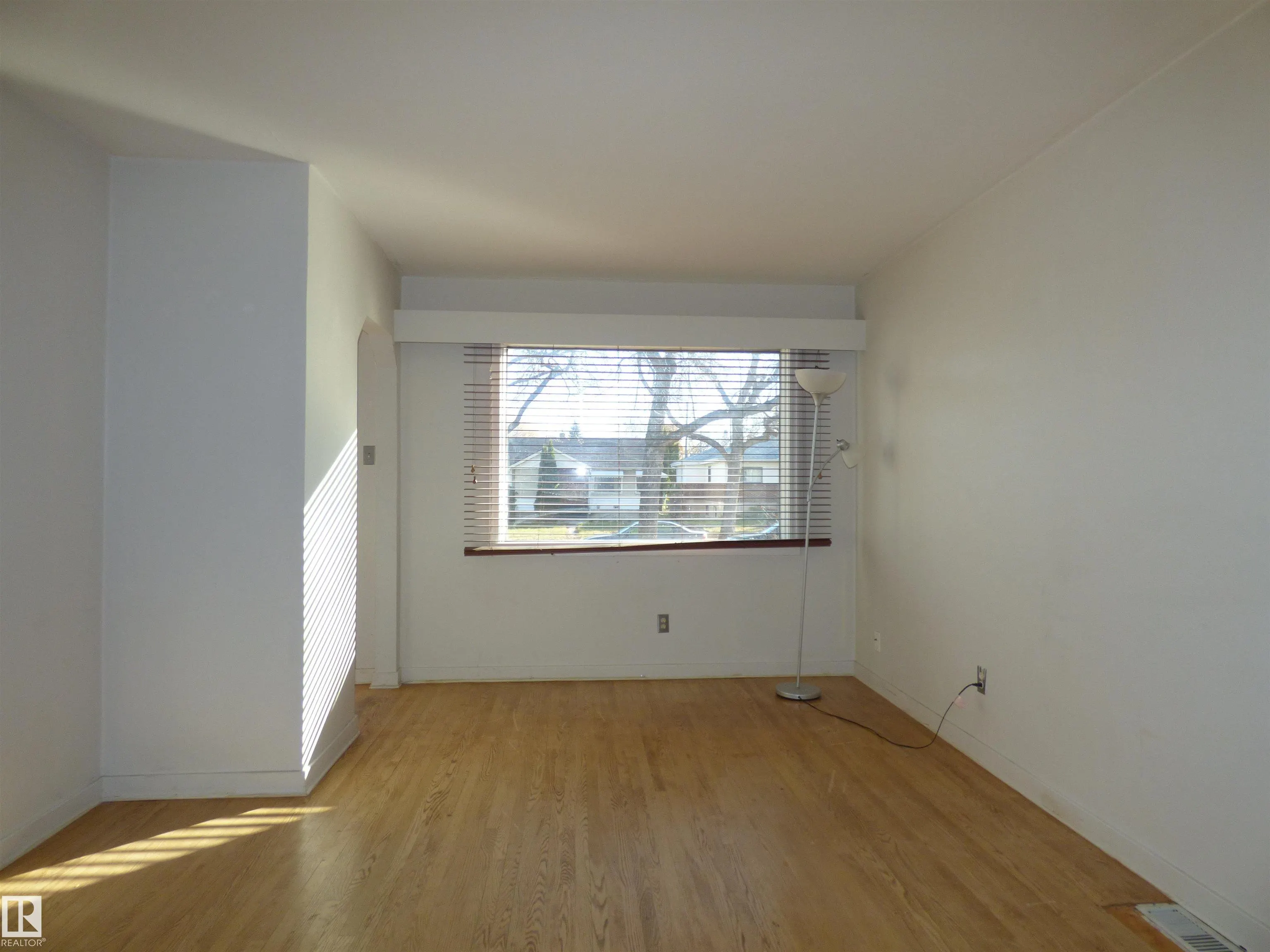 11206 104 Street