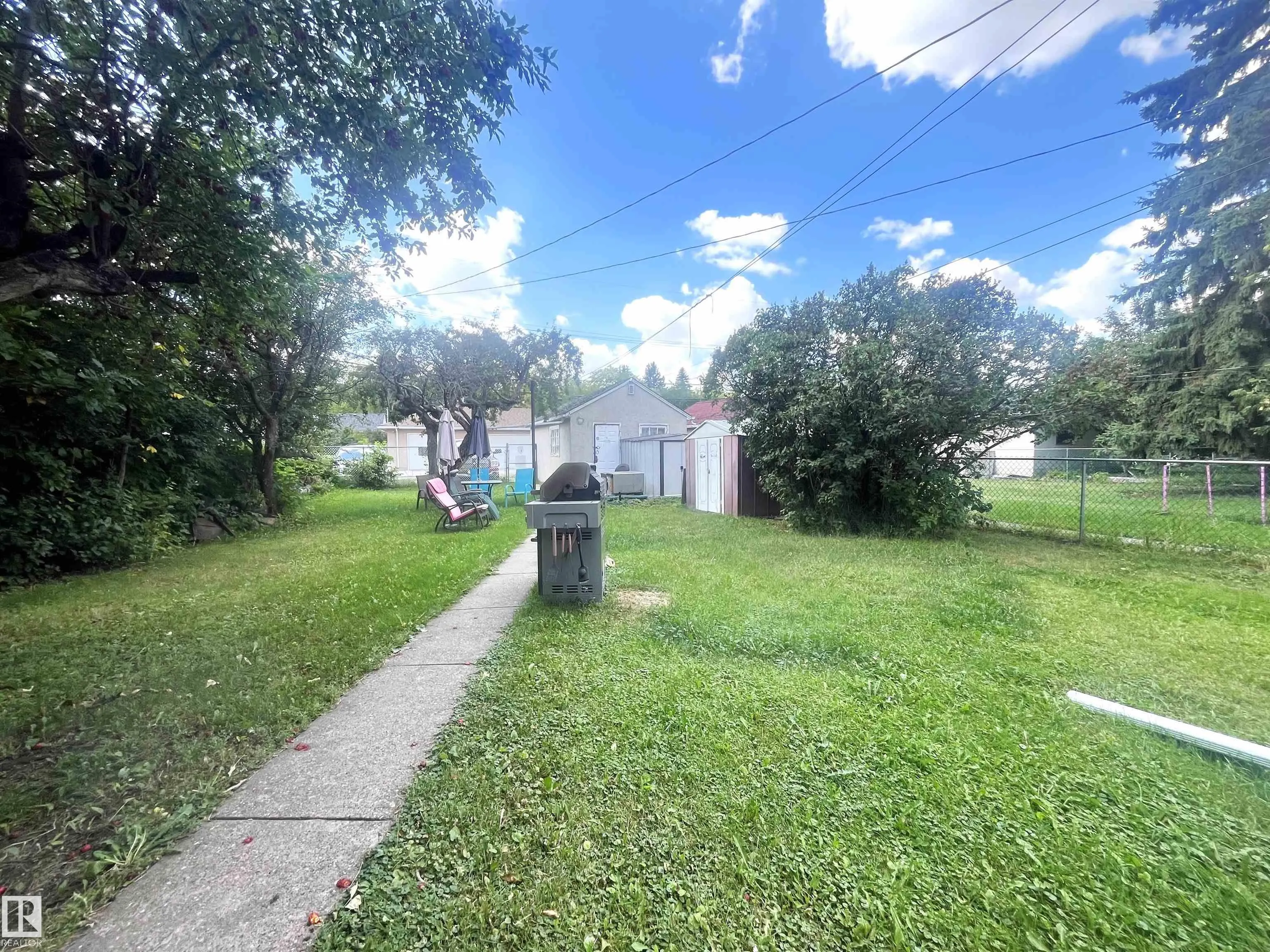 11206 104 Street
