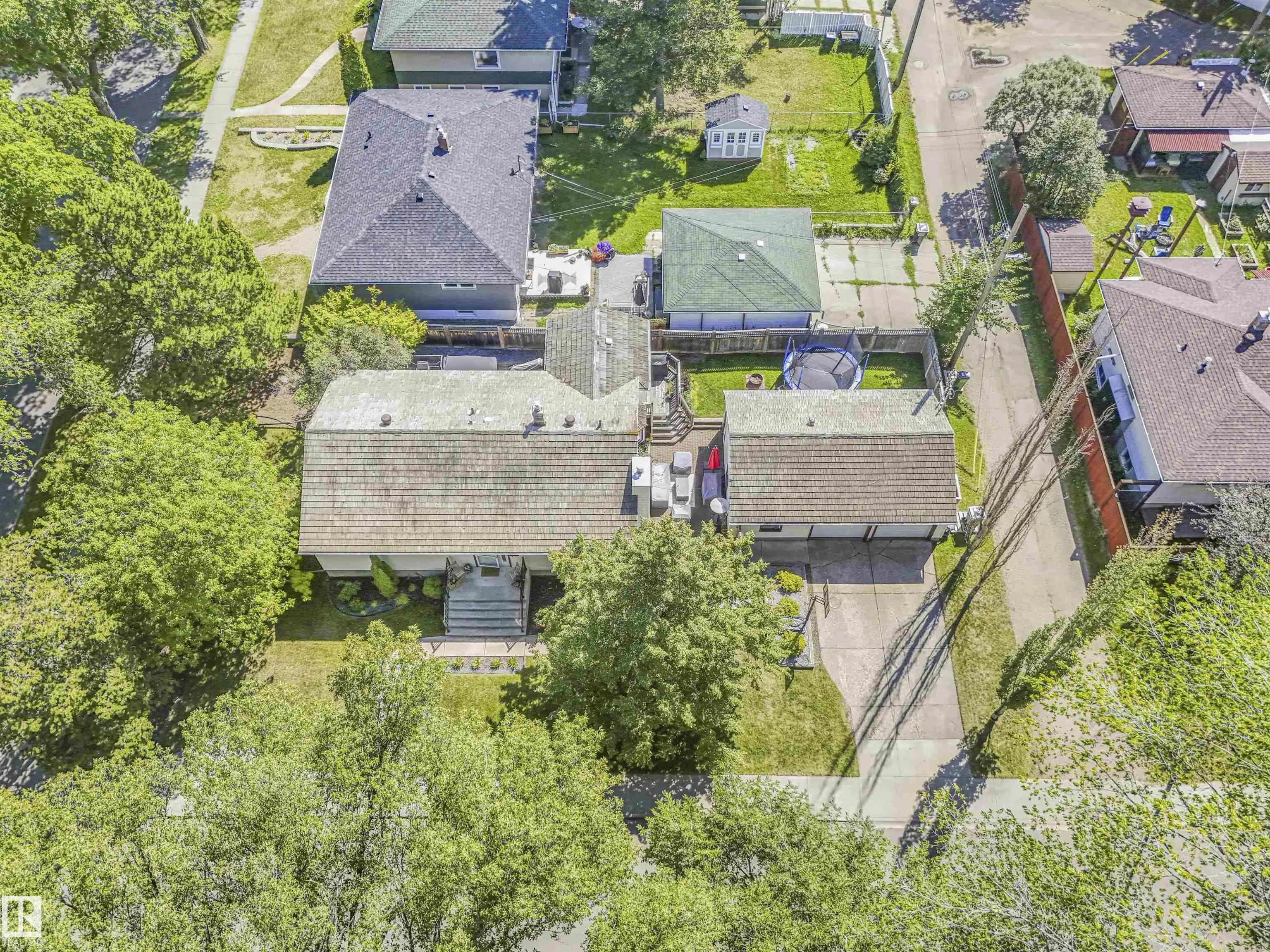 9573 83 Street