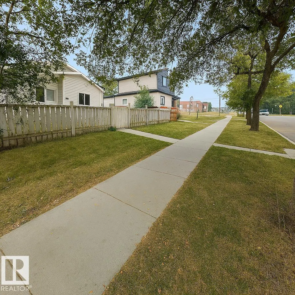 11940 80 Street