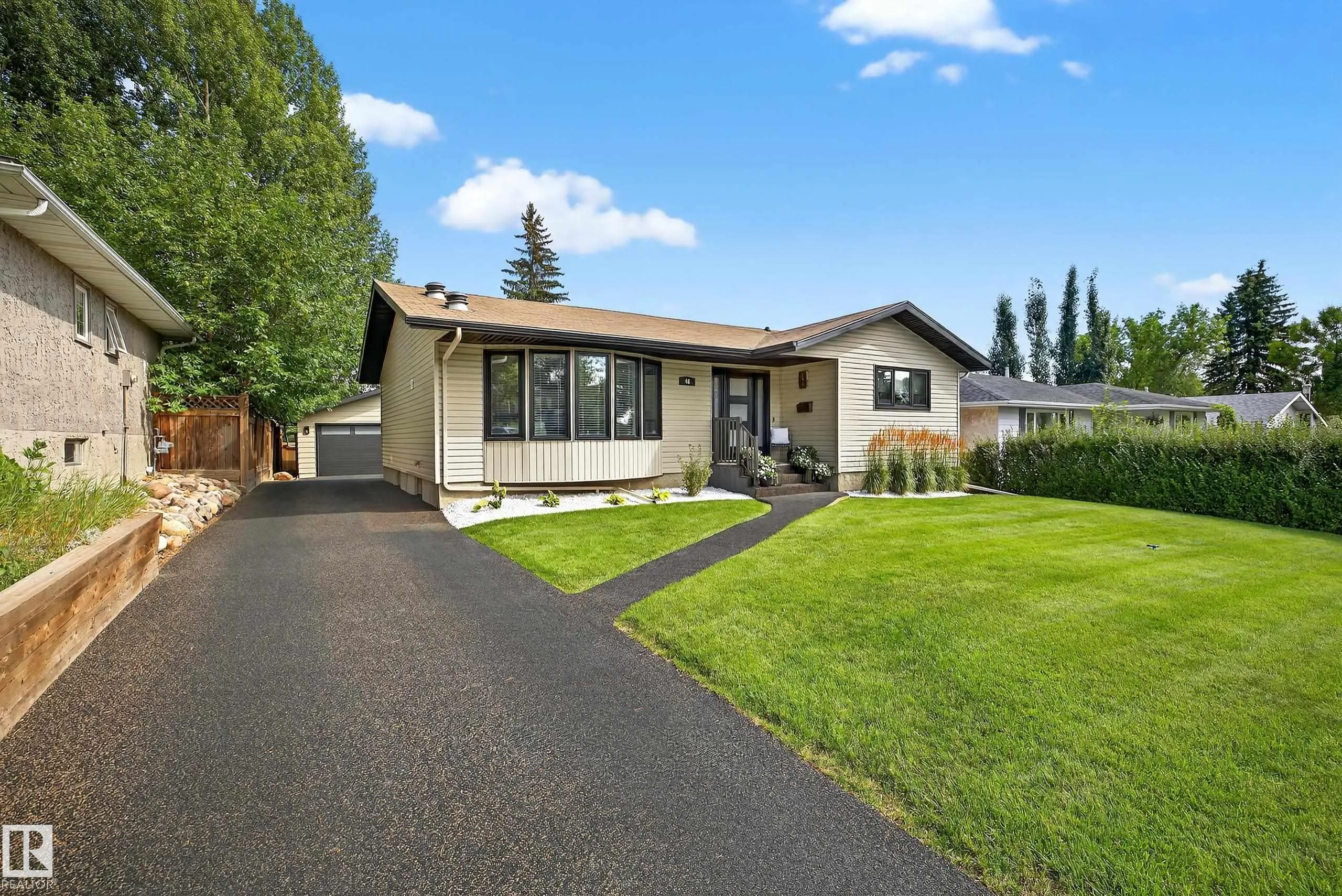 46 GLENGARRY Crescent