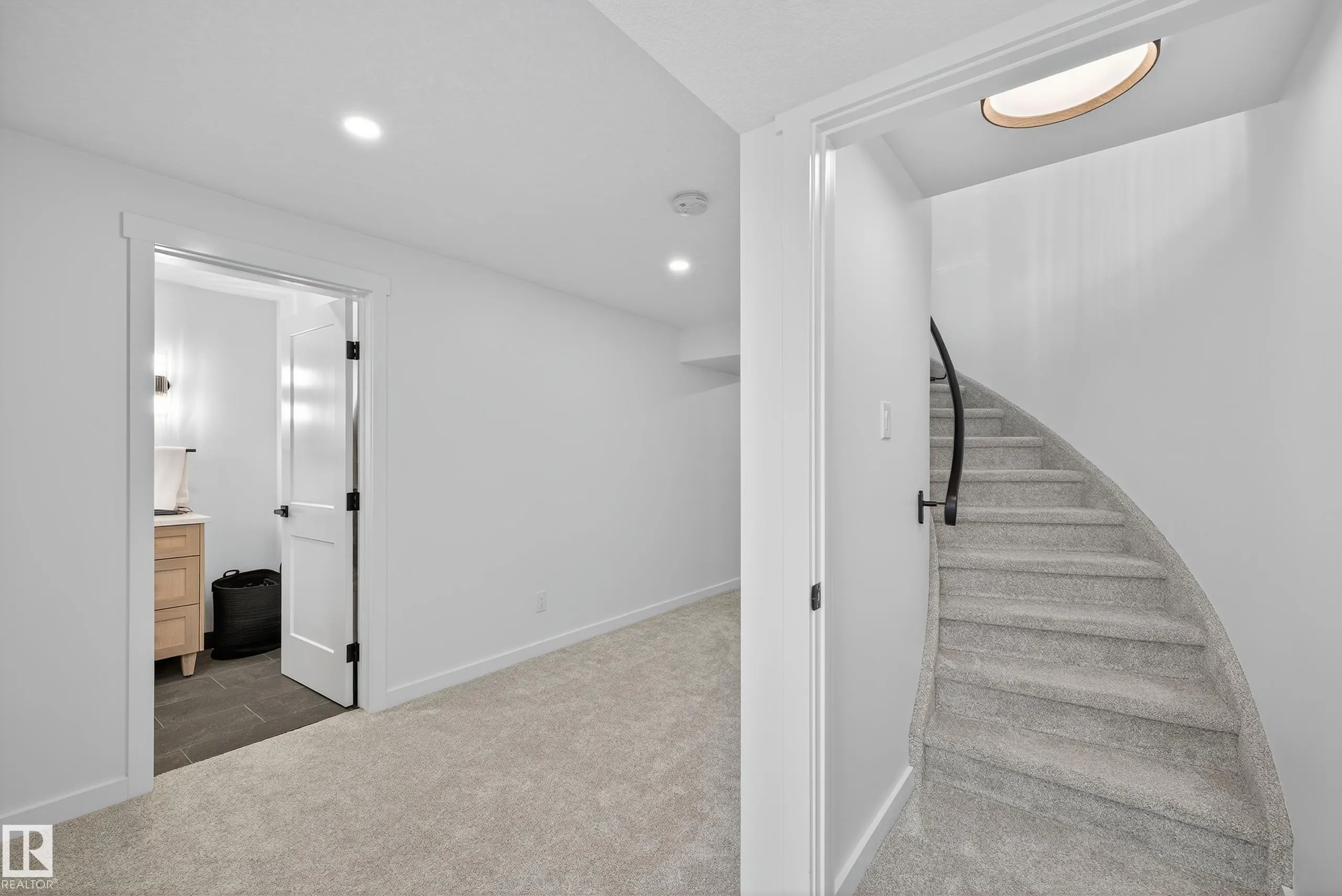 46 GLENGARRY Crescent