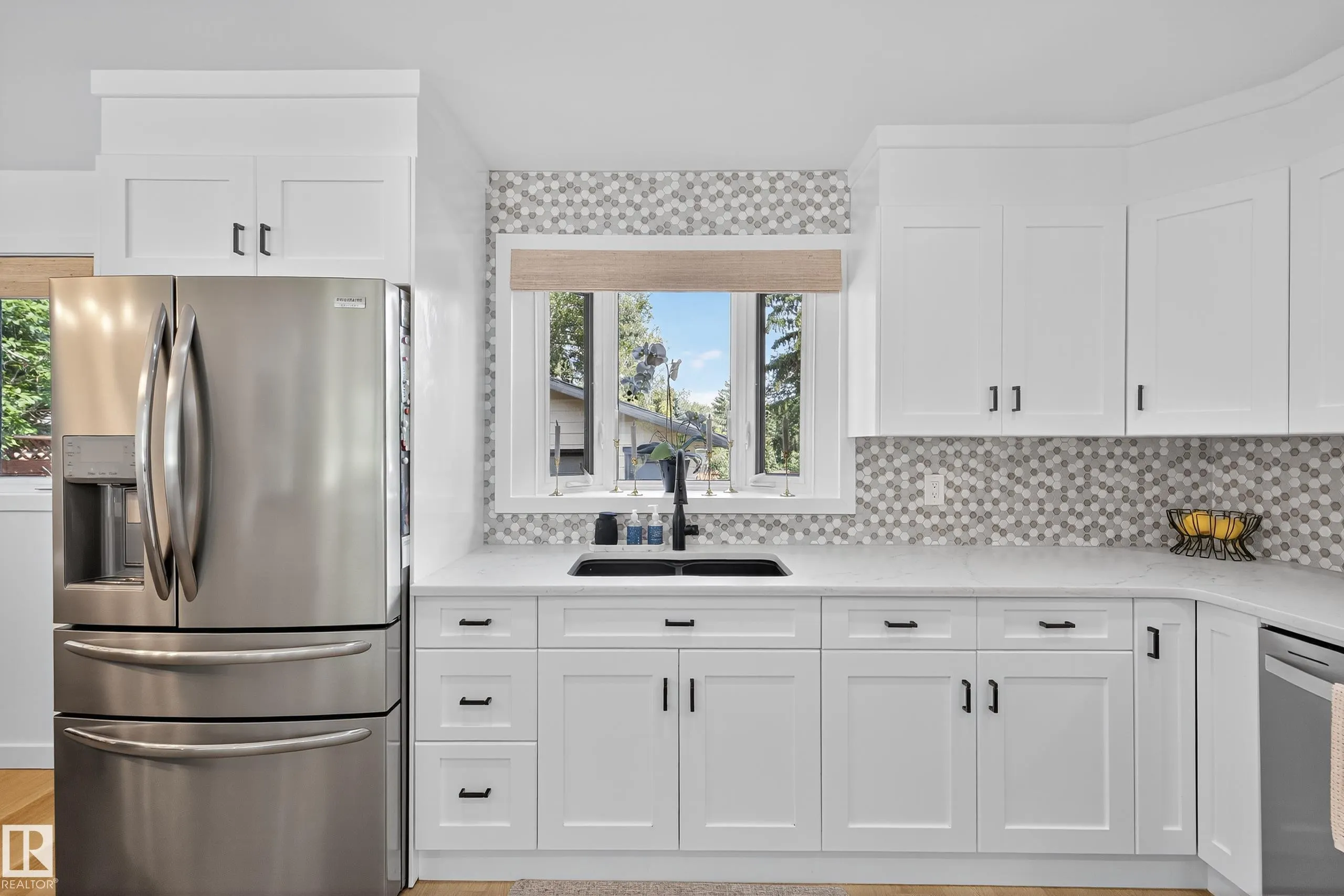 46 GLENGARRY Crescent