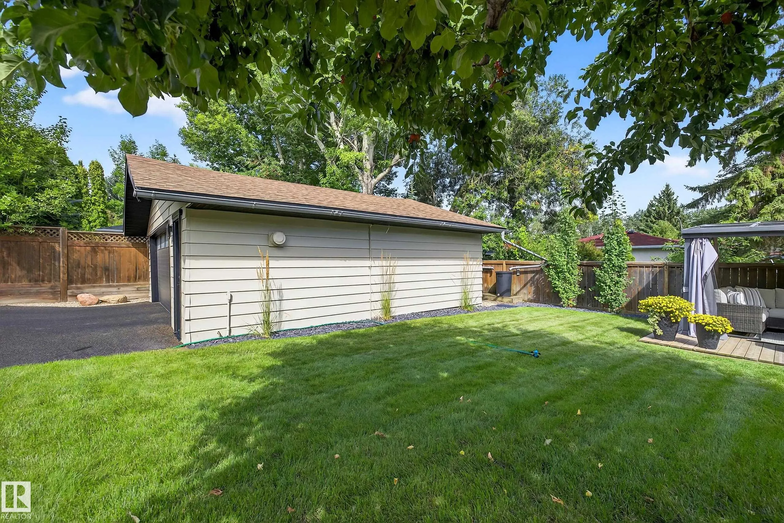 46 GLENGARRY Crescent