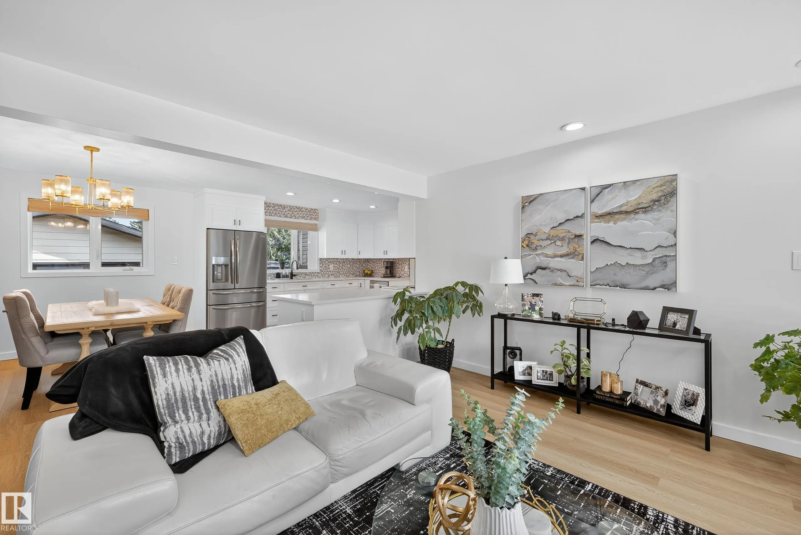 46 GLENGARRY Crescent