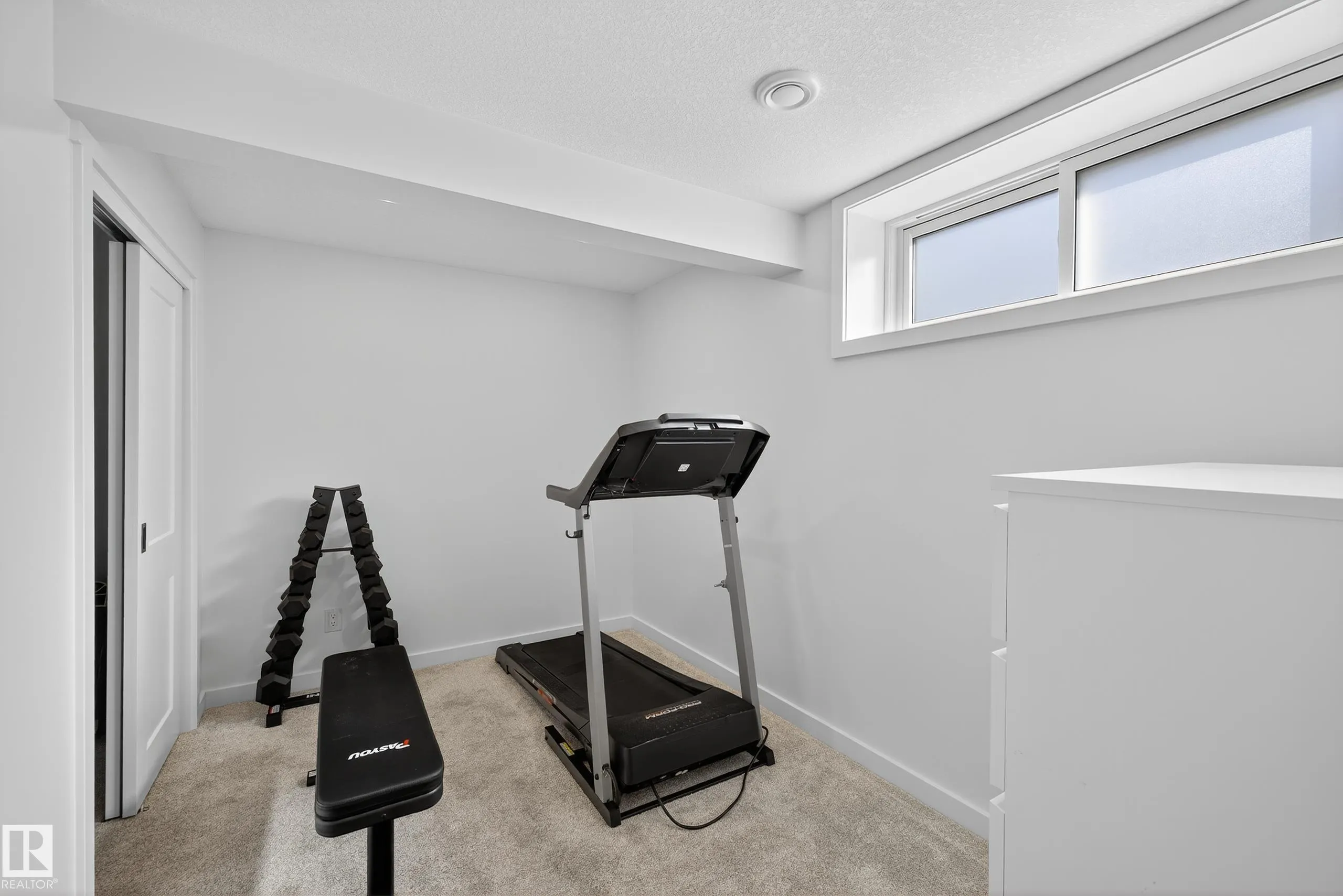 46 GLENGARRY Crescent