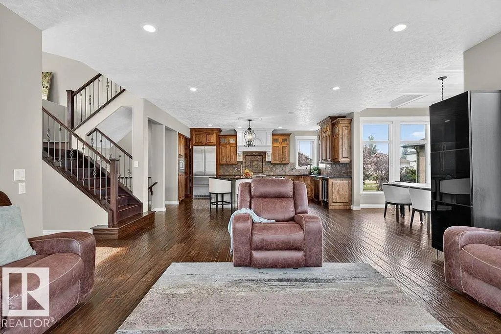 32 GREENFIELD CL