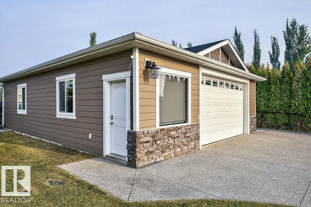 32 GREENFIELD CL