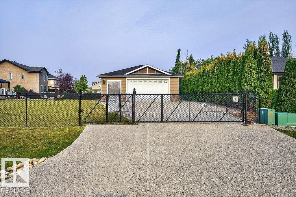 32 GREENFIELD