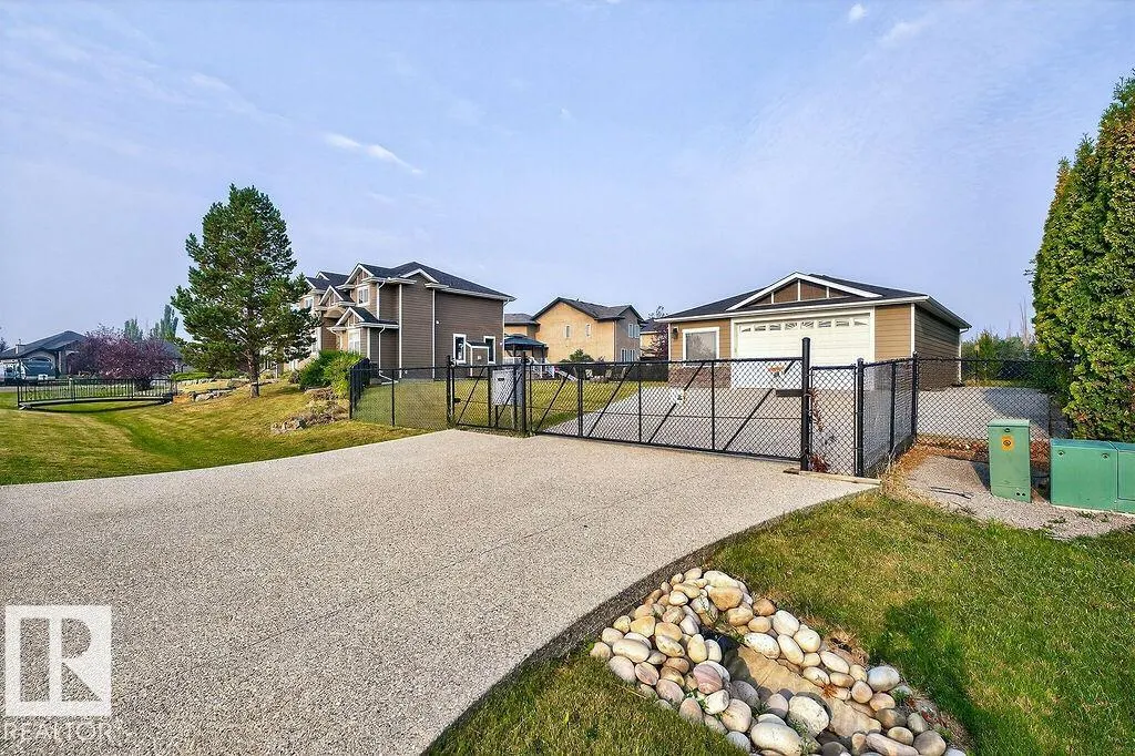 32 GREENFIELD