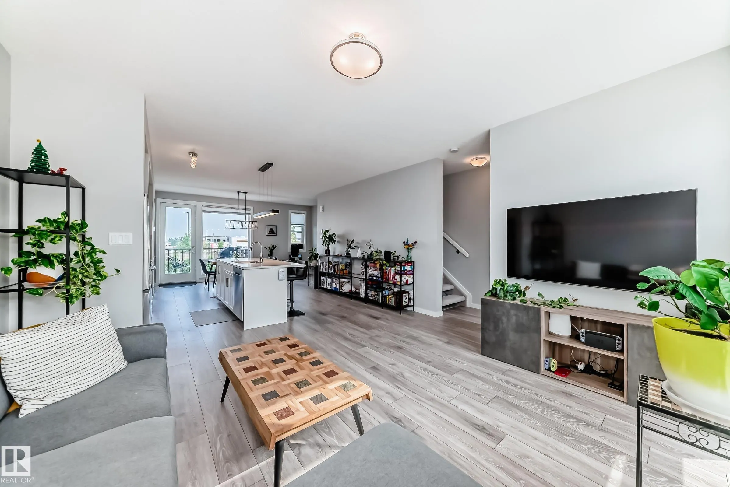 1746 KEENE Crescent