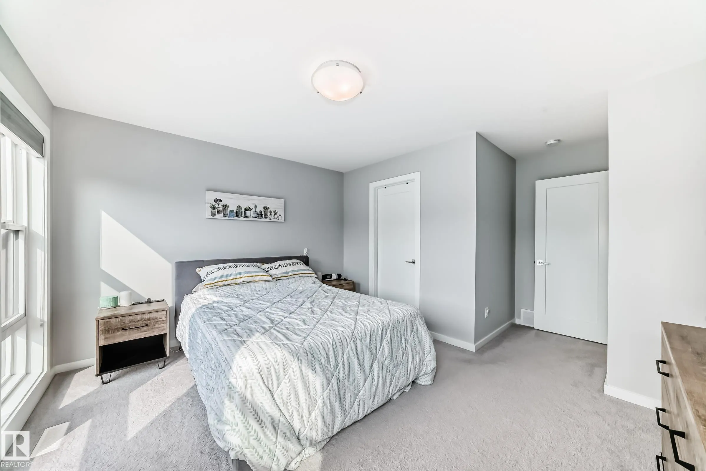 1746 KEENE Crescent