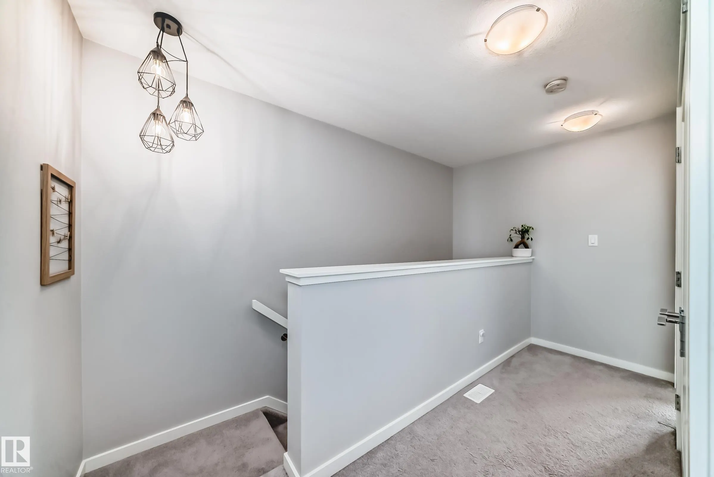 1746 KEENE Crescent