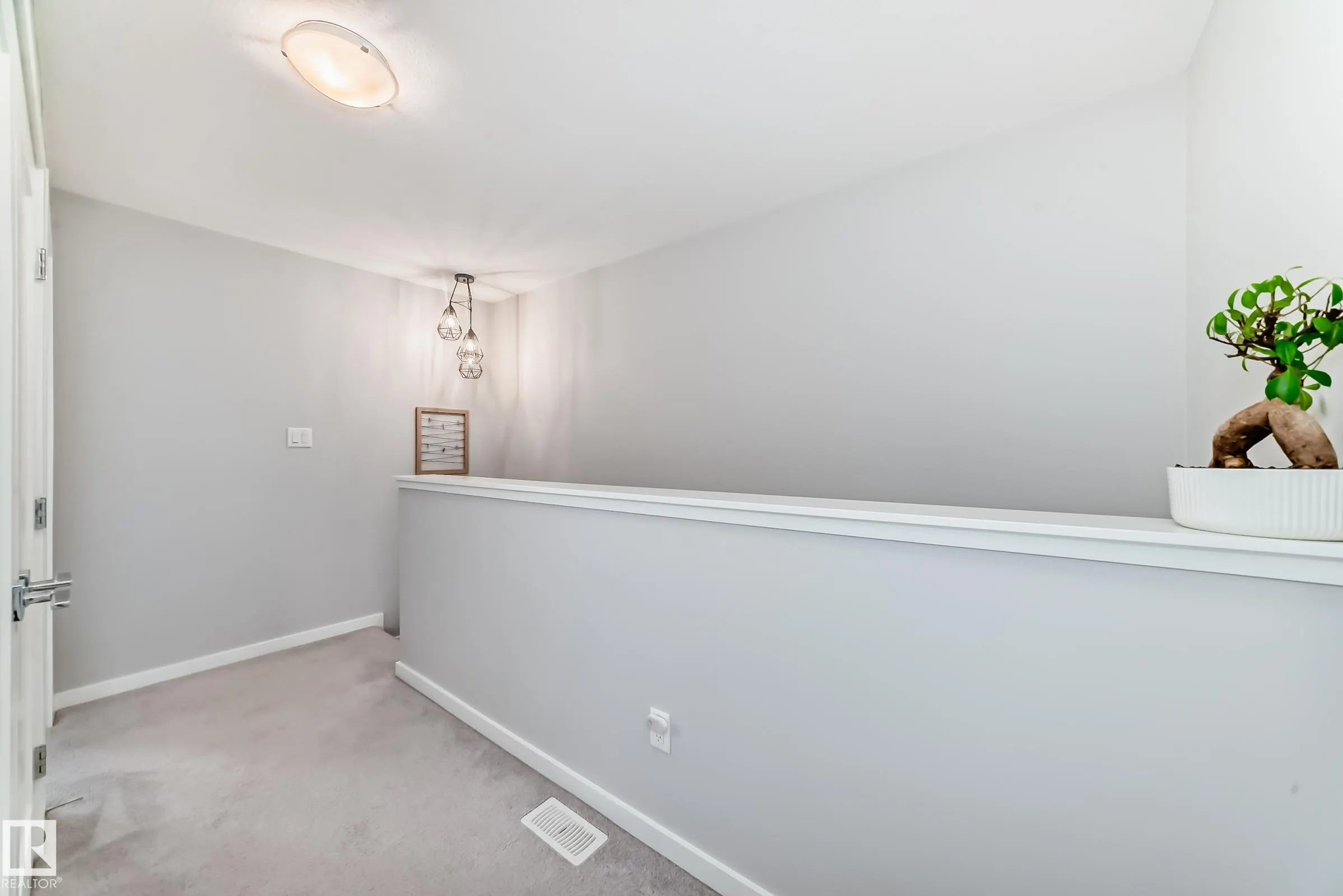 1746 KEENE Crescent