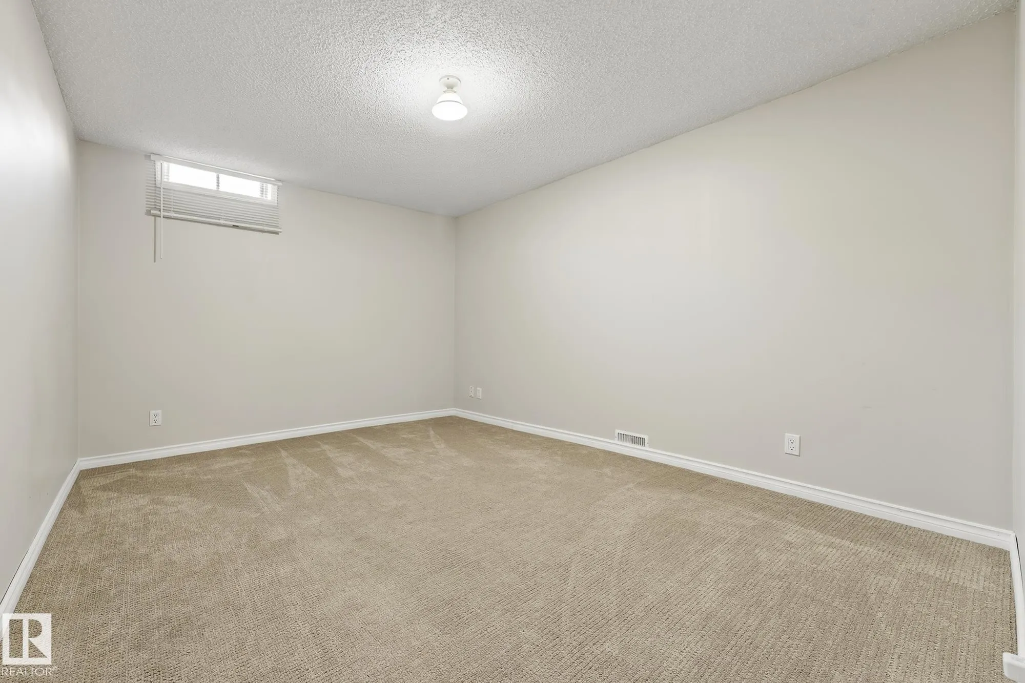 19 SOUTHPARK Drive