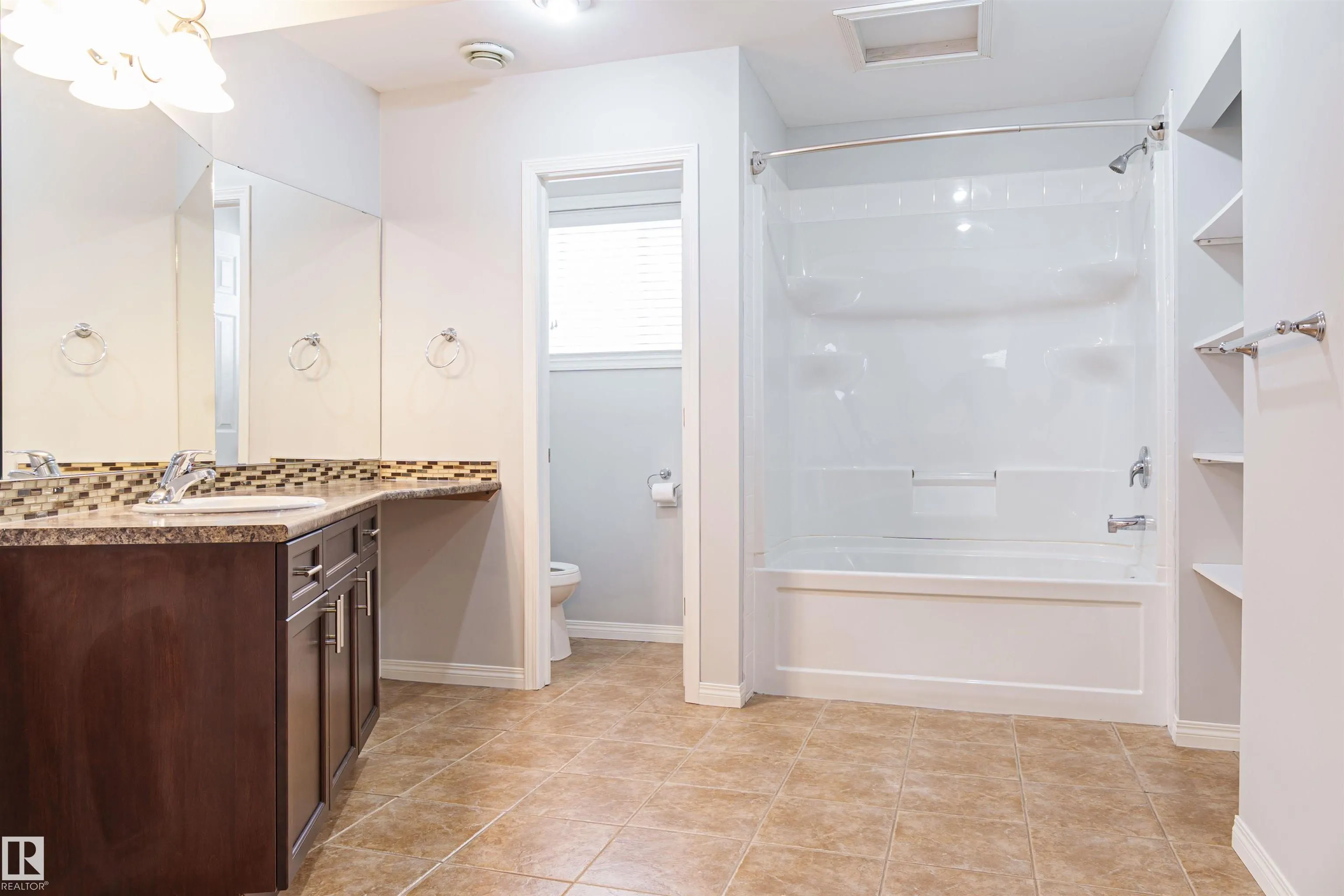 536 LEGER Way