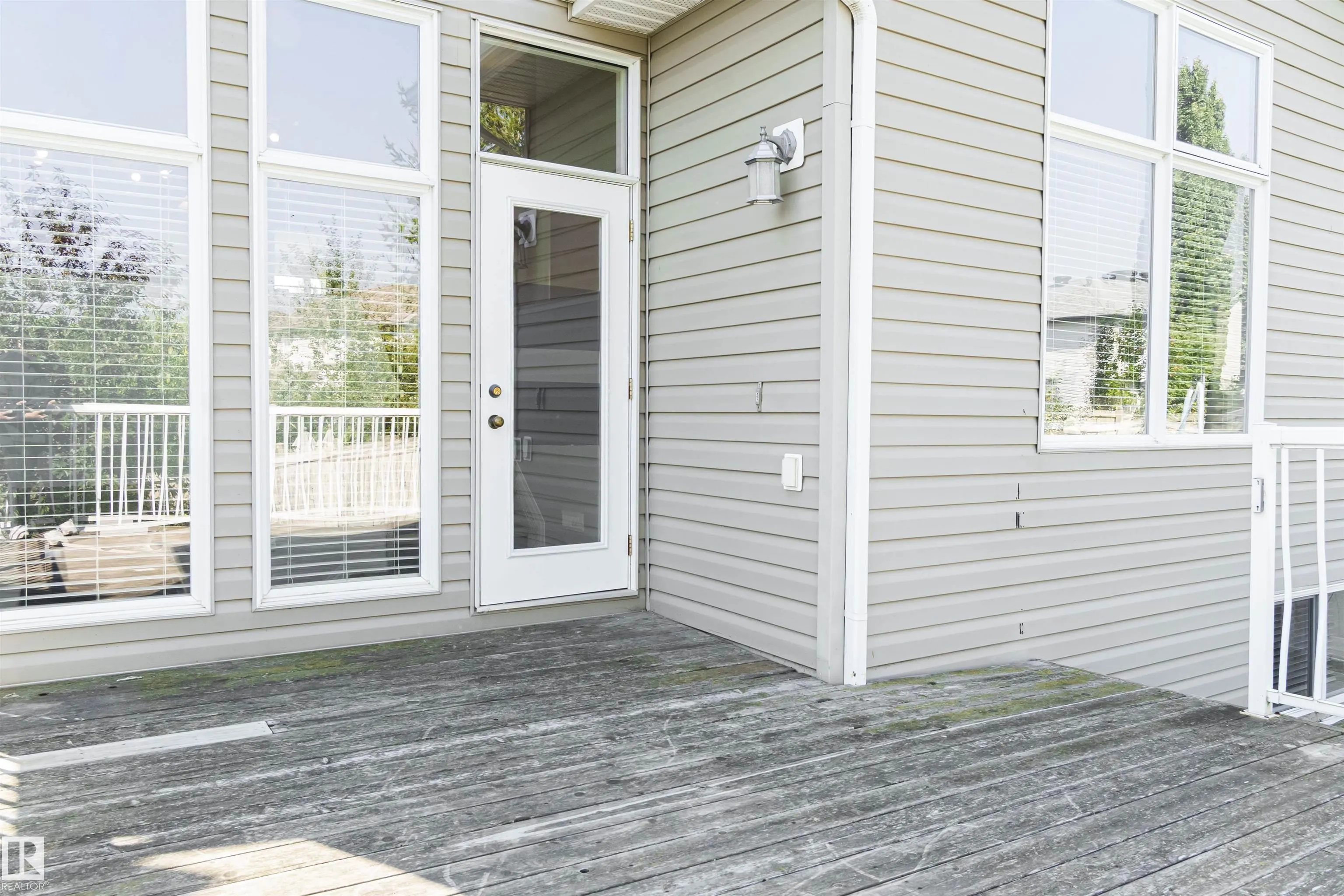 536 LEGER Way