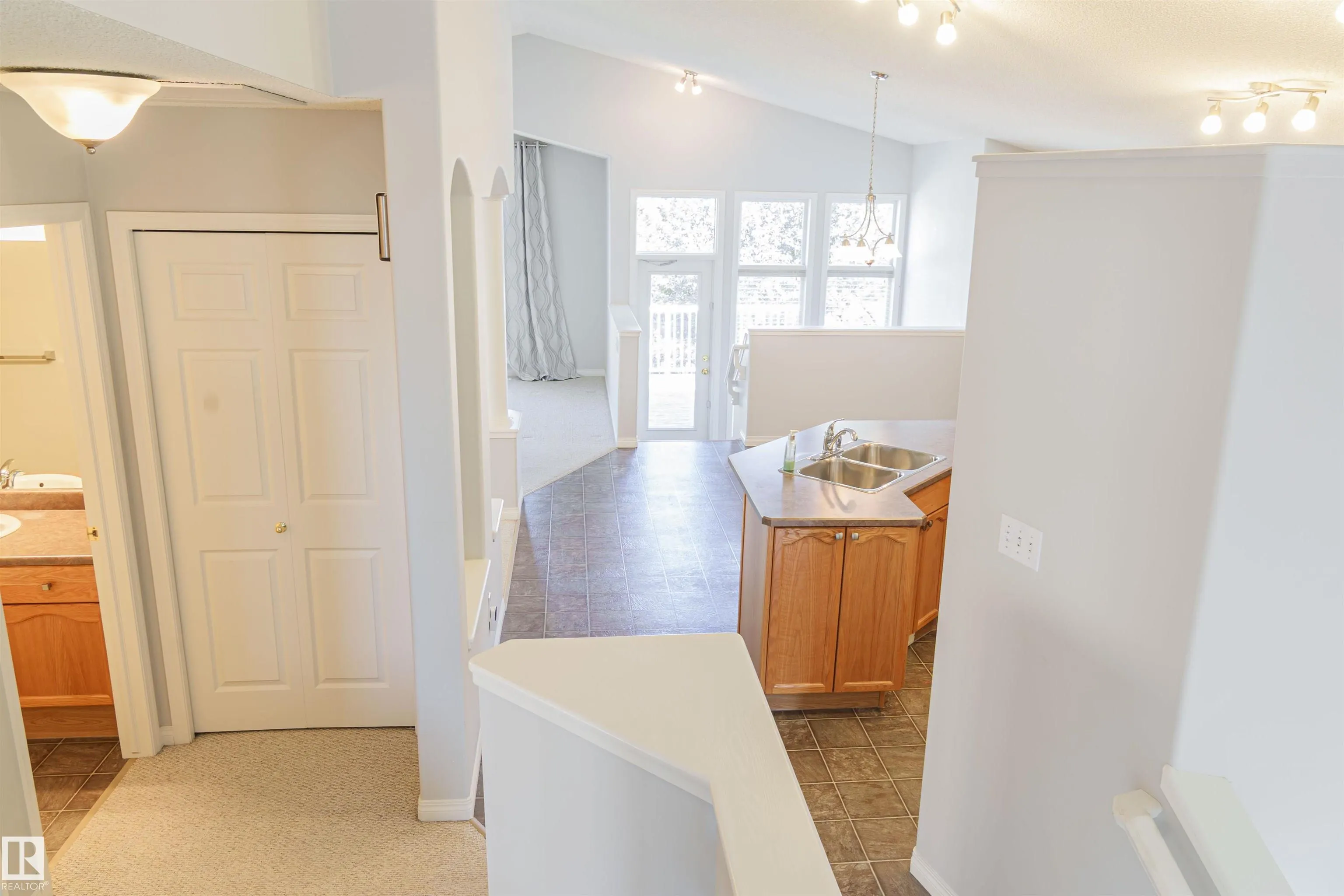 536 LEGER Way