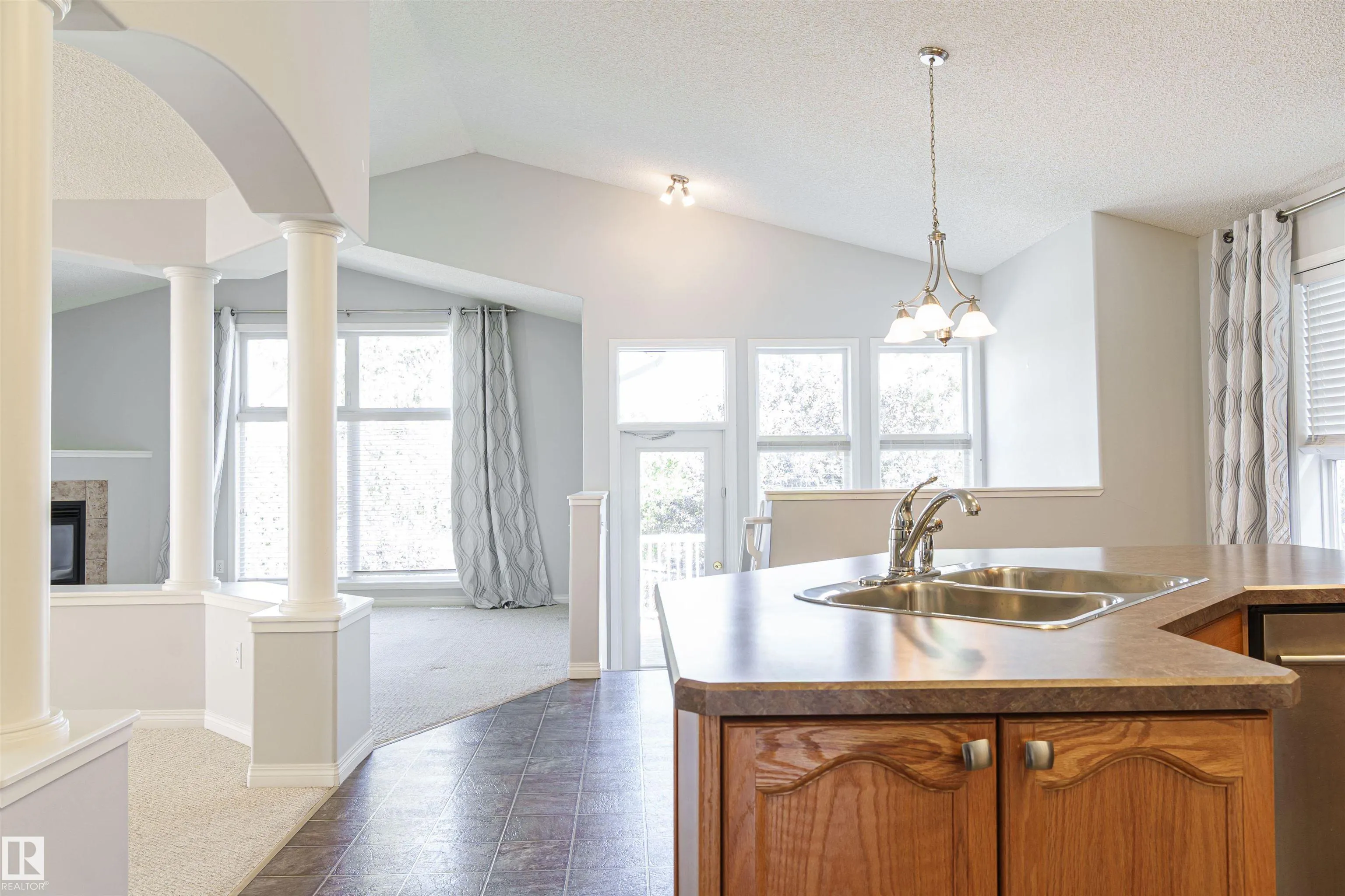 536 LEGER Way